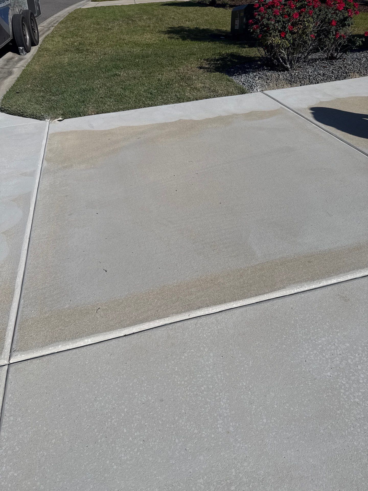 Driveway with Border Slatestone  by Innovative Concrete Coatings 