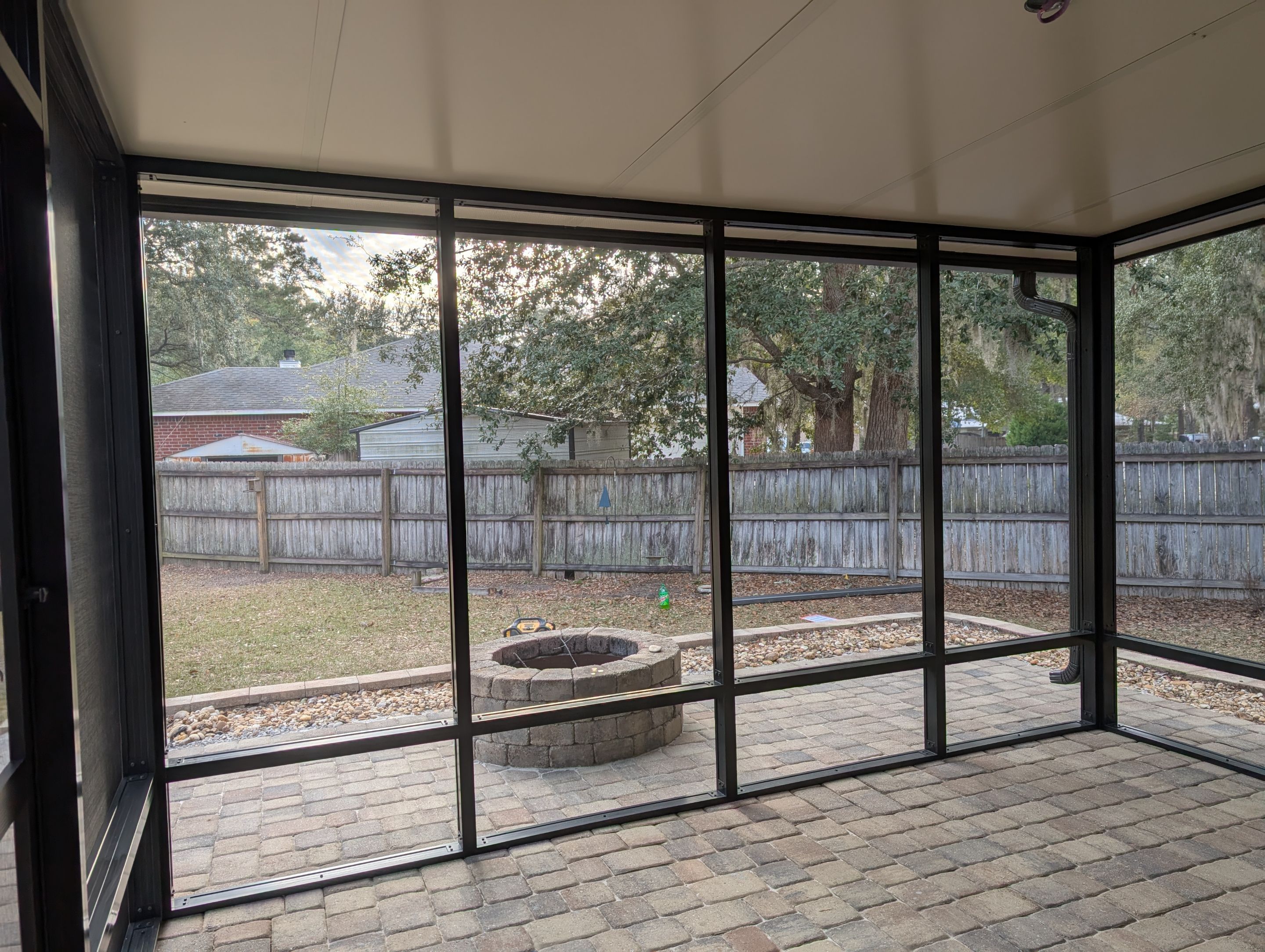 Screen Room using Colorbeam in Freeport by Titan Sunrooms