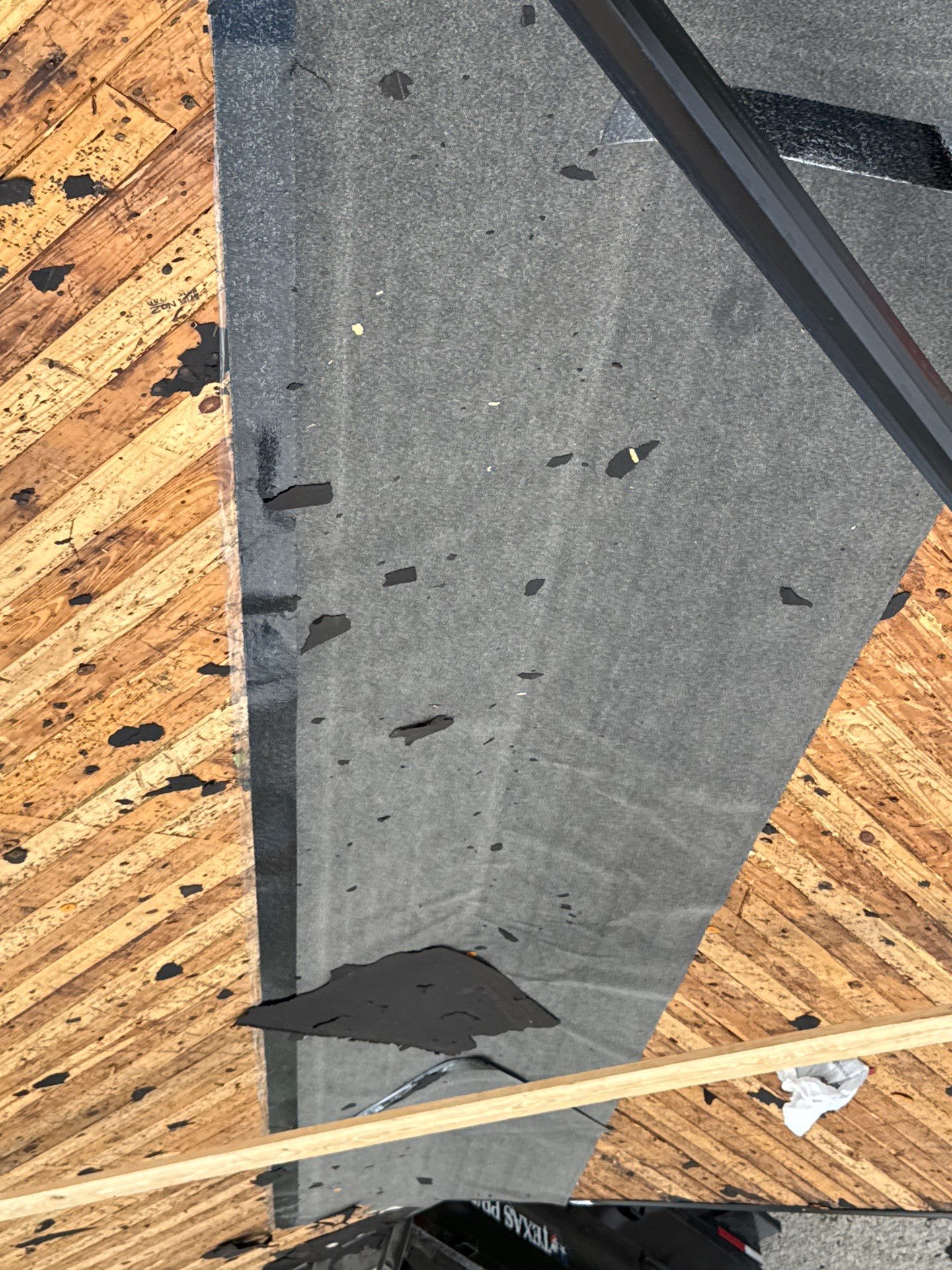 Roof Replacement louise by Roof Repair Company