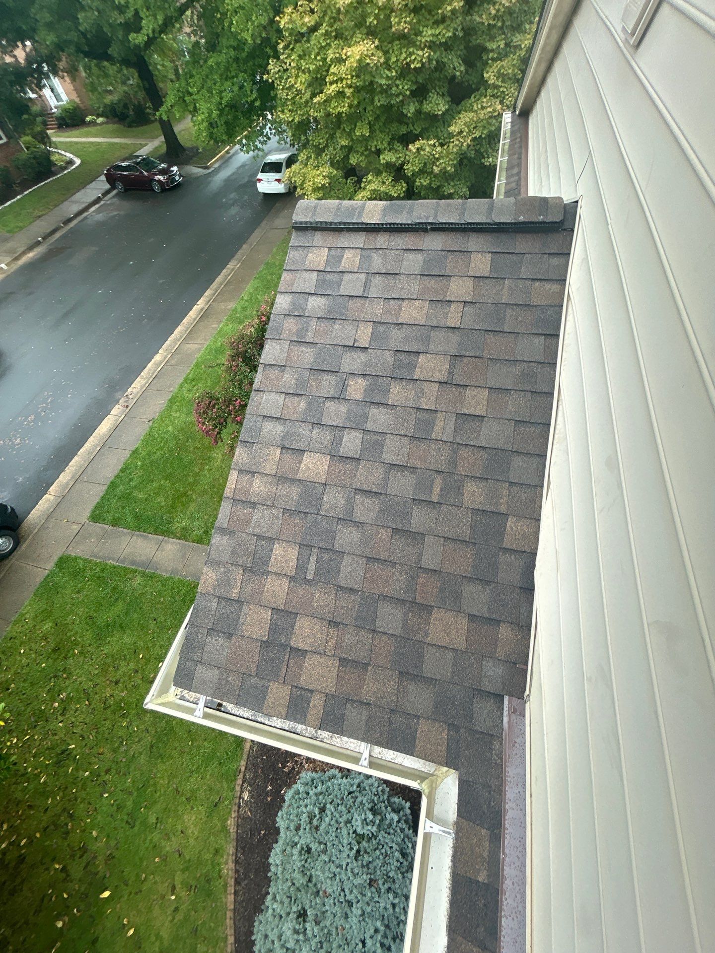 Springfield: Roof Replacement with Landmark Pro Designer Shingles in Max Def Shenandoah by RM Banning, Inc.