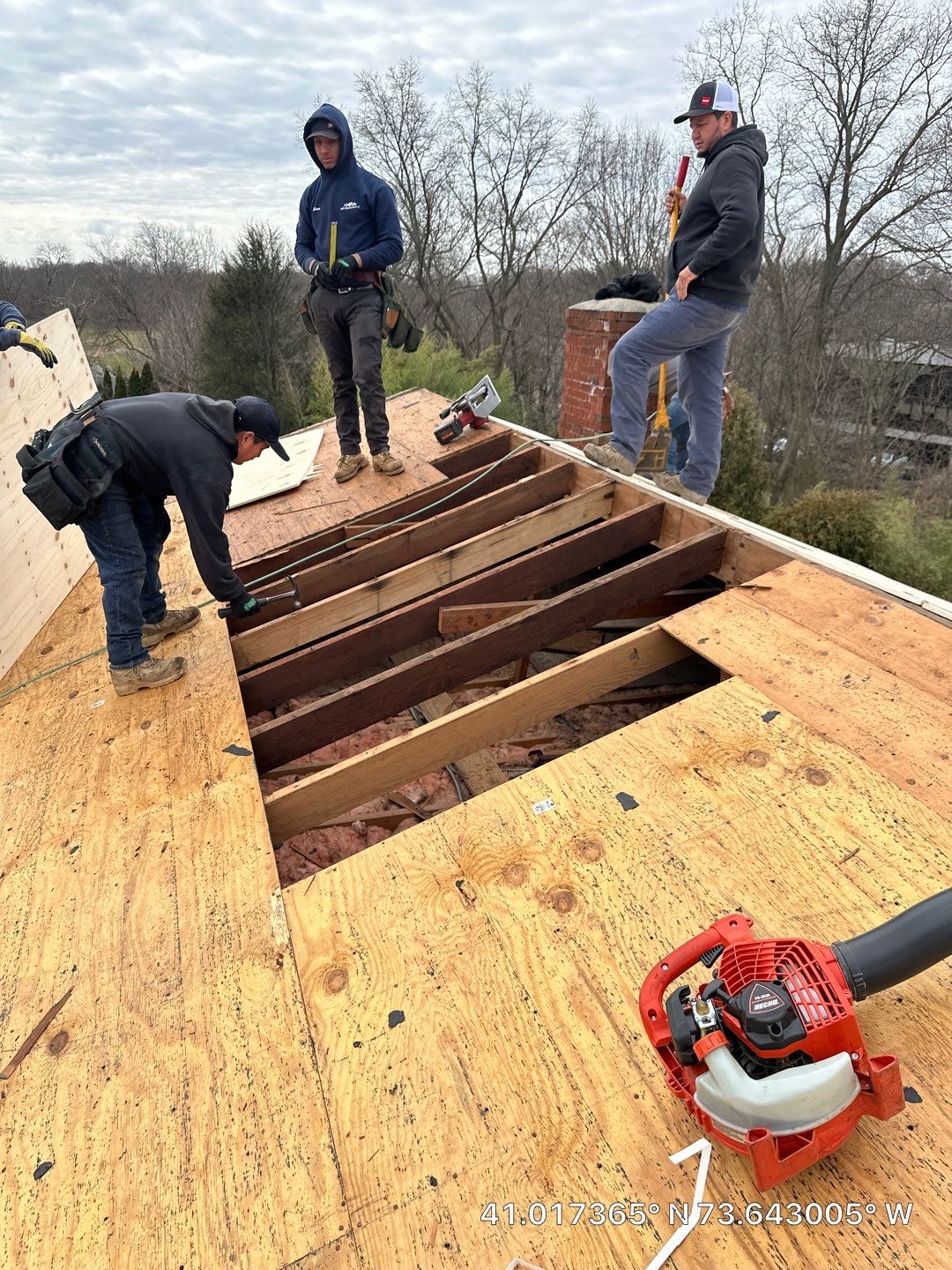 Siding Installation using Certainteed Cedar Impressions Straight Edge Perfection Shingles - D7 - Sterling Gray by A Plus Exterior
