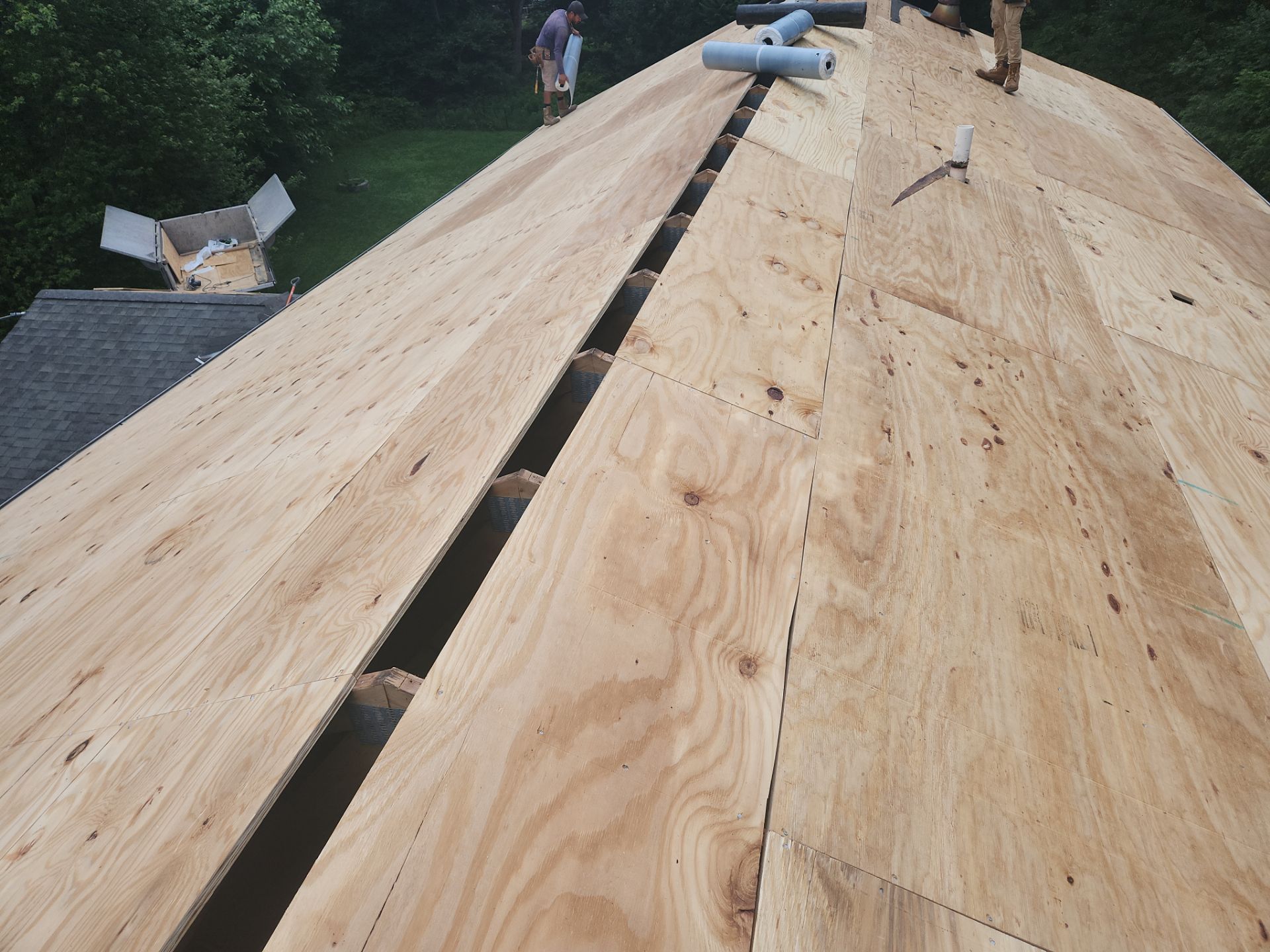 Residential Roofing Installation using Owens Corning TruDefinition Duration AR - Williamsburg Gray by A Plus Exterior