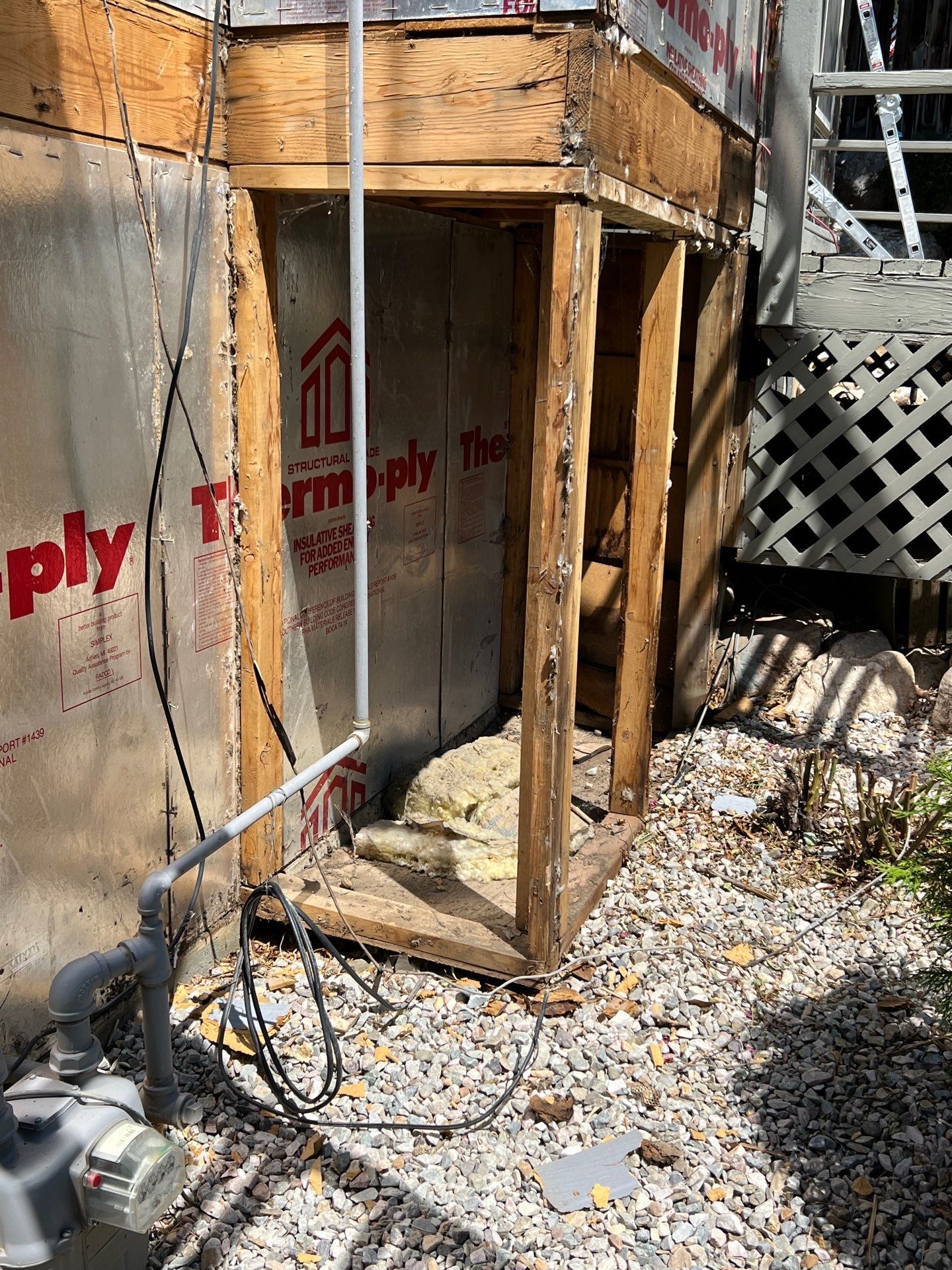 North Ogden | Hardie B&B & Wood-Tone Accent | Arctic White by Ideal Siding Utah