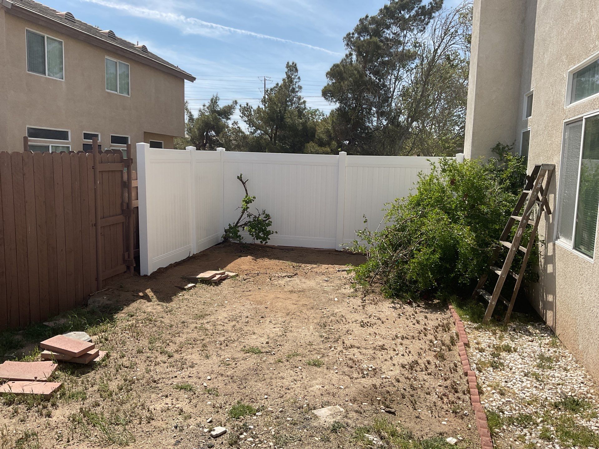 Fence Installation using Vinyl by Fence Guys Inc. 