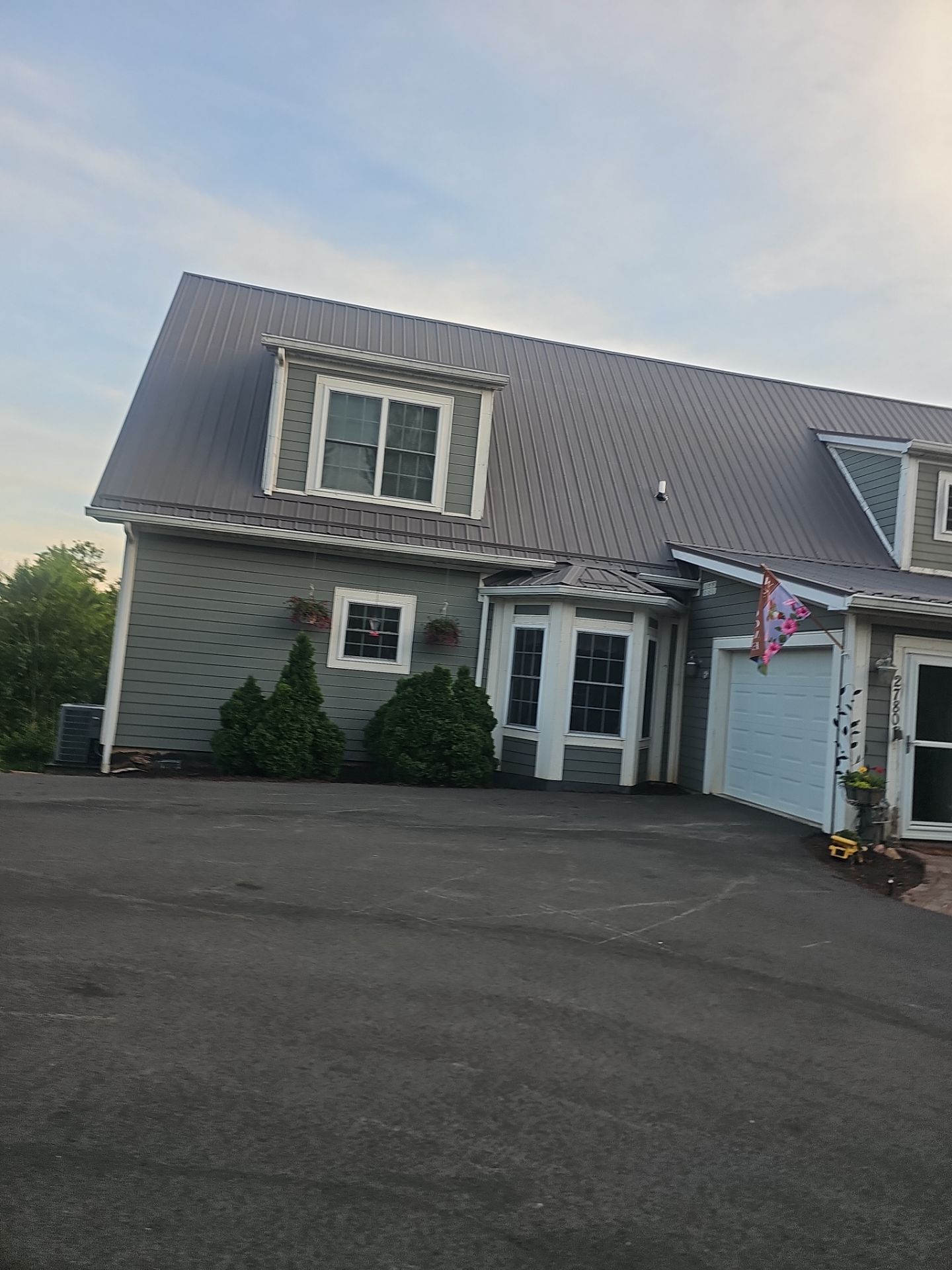 Miller Residence by Omnia Roofing