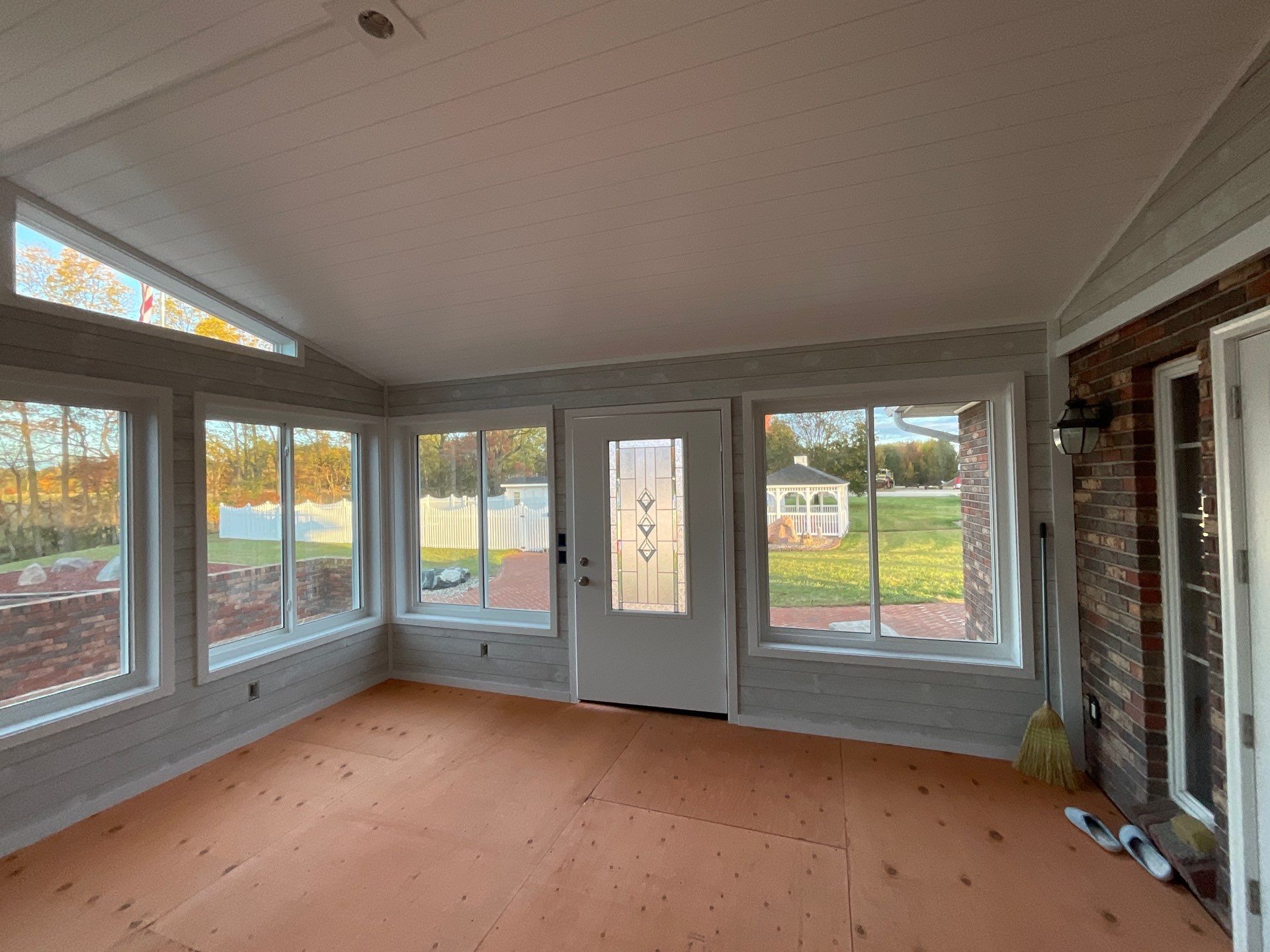 Smith Sunroom by Property Revolution 