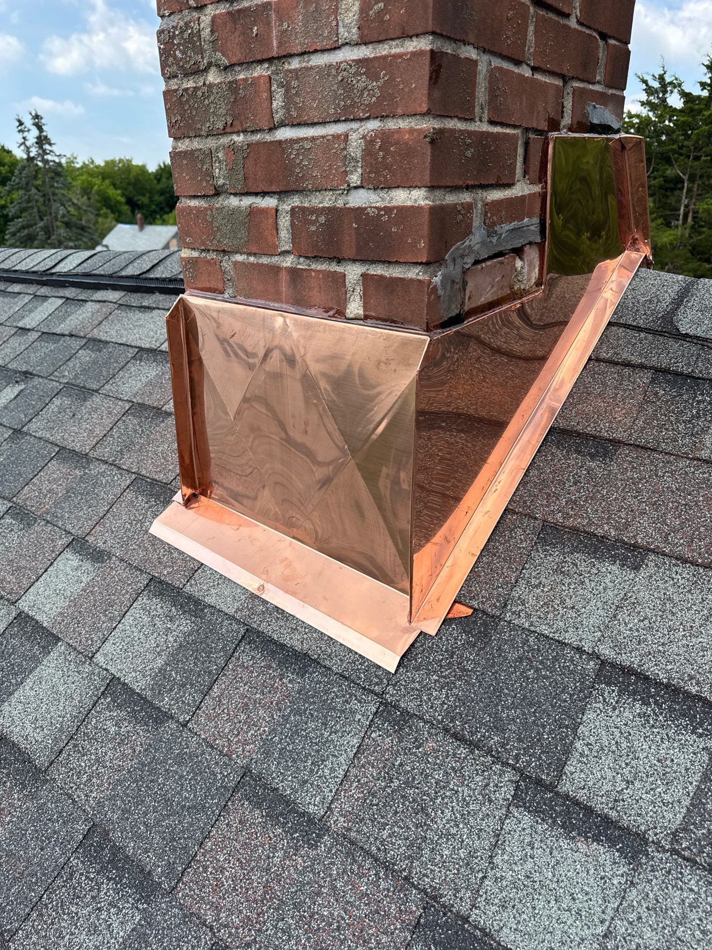 New Britian asphalt shingled roof by DiGiorgi by DiGiorgi Roofing and Siding Inc