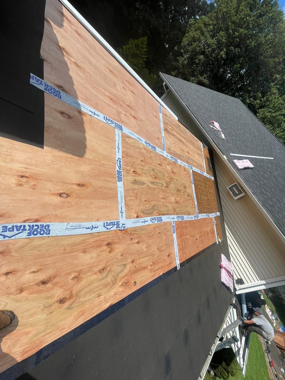 Residential Roofing Installation using Owens Corning TruDefinition Duration AR - Onyx Black & New Siding Using Mainstreet Charcoal Gray by A Plus Exterior