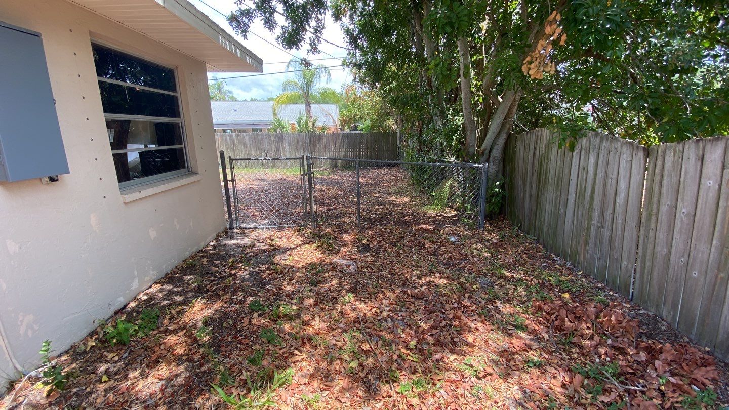 Venice, Florida  6 ft. White Vinyl Privacy Fence by Asap fence and gates, LLC