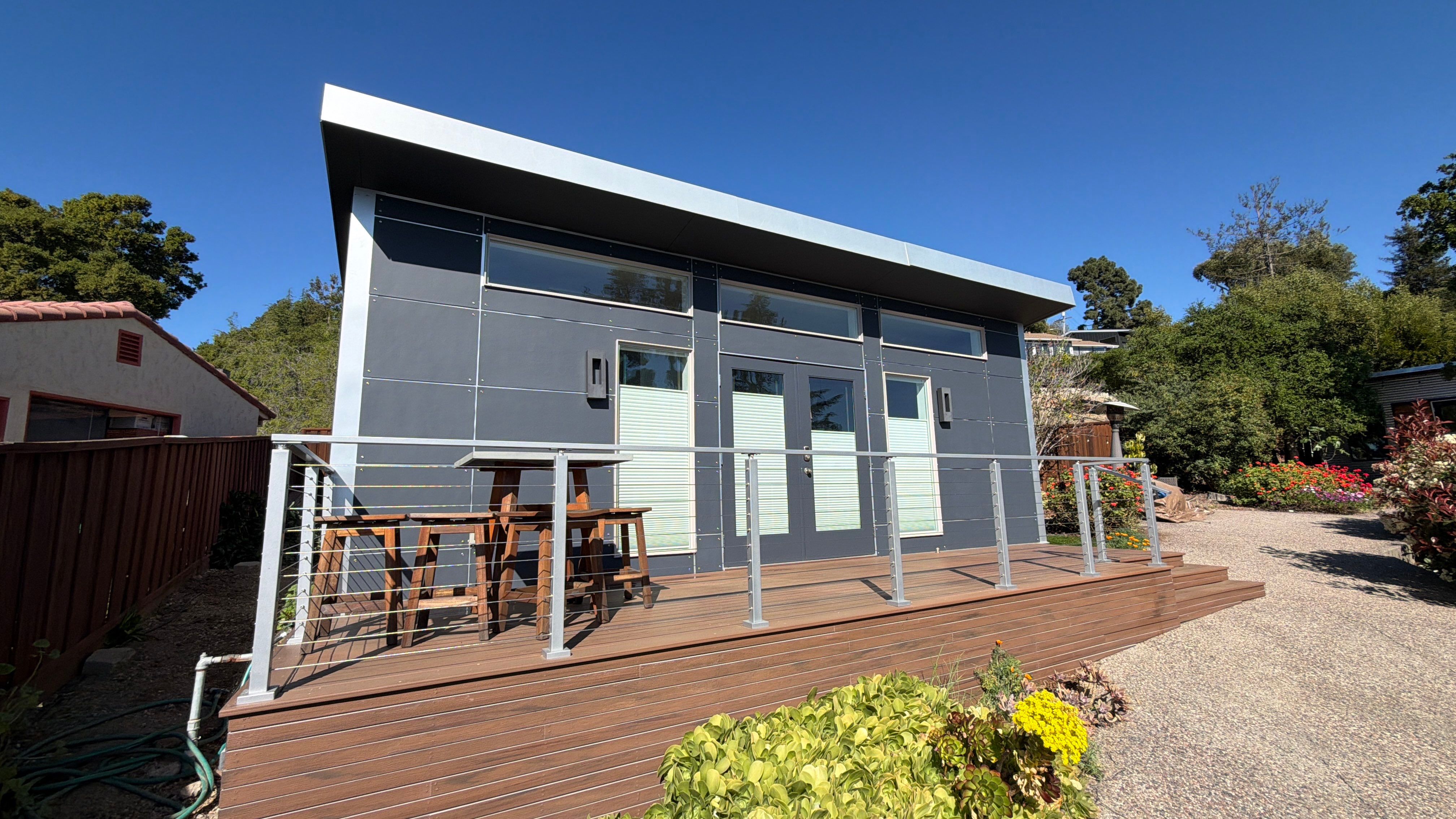 modern painting Exterior modern painting by Herrera’s Bay Area Painting inc.