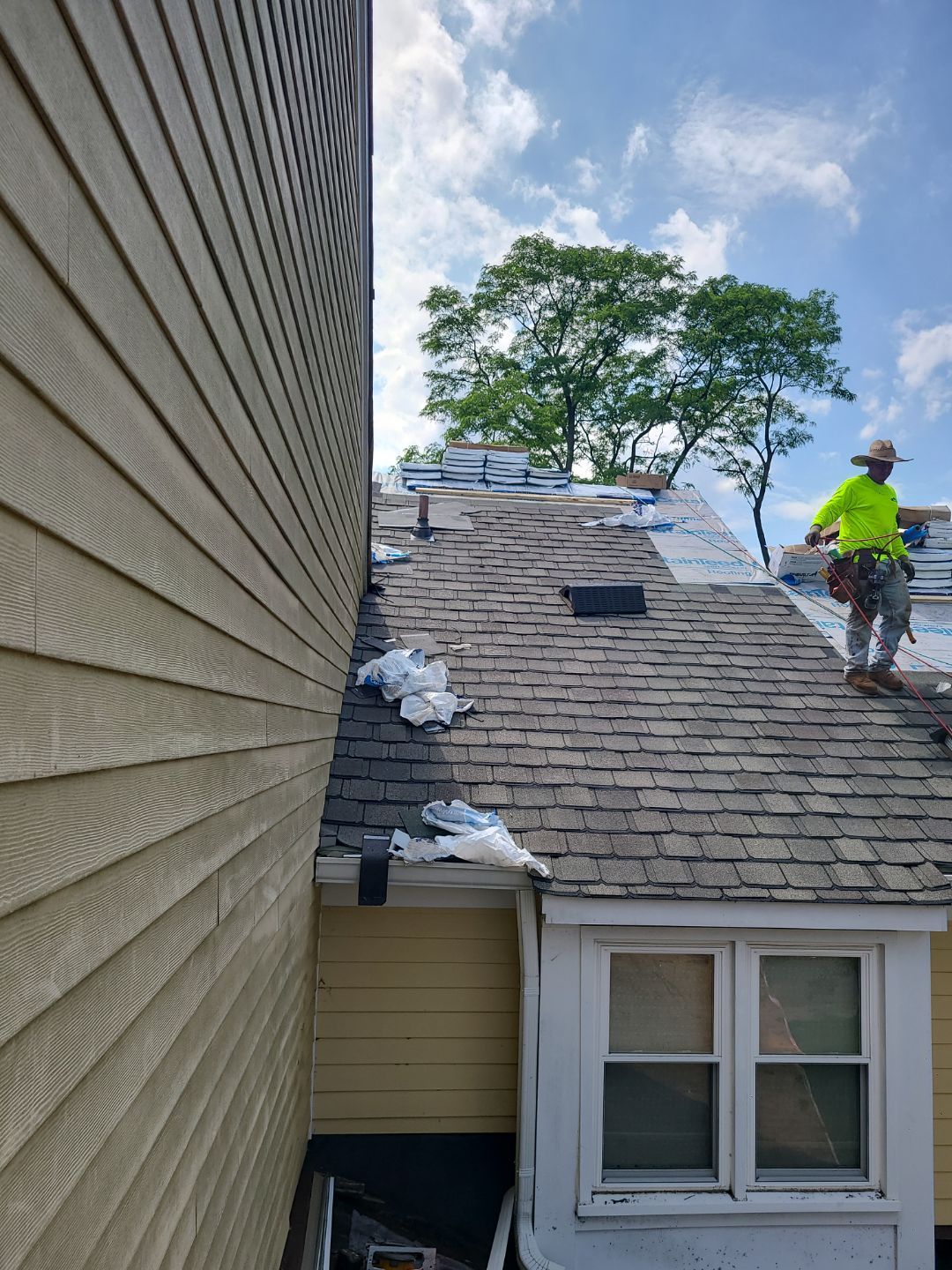 Arlington: CertainTeed Grand Manor Designer Shingles in Weathered Wood by RM Banning, Inc.