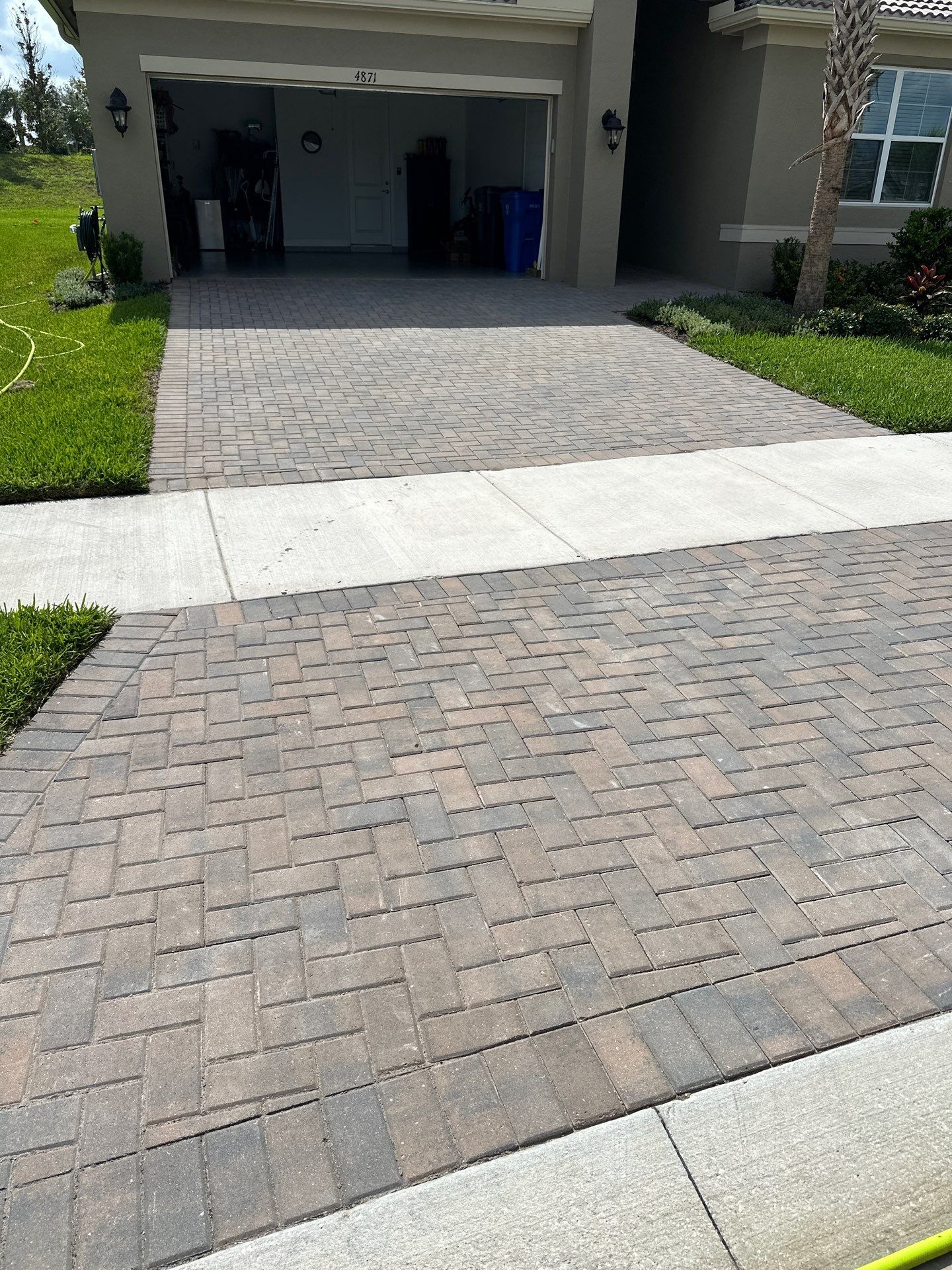 Paver Cleaning and Sealing in Wimauma Valencia Del Sol by Supreme Paver Experts