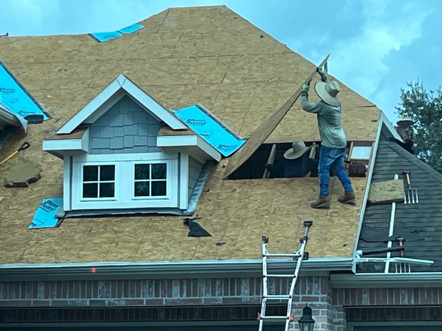 Residential Roof Replacement using GAF NATURAL SHADOW - CHARCOAL  by Elite Roofing LLC
