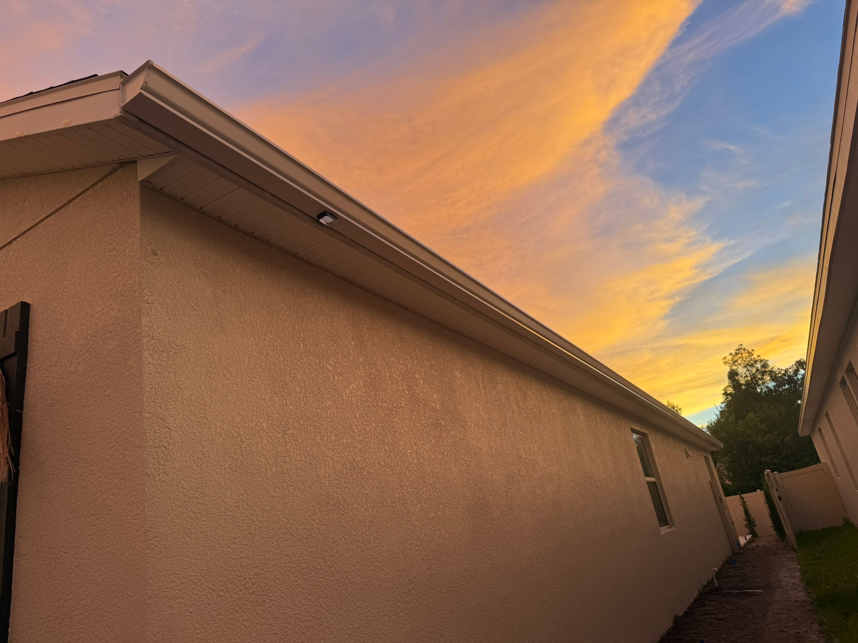 Seamless Gutters with Elegant Design in Lutz FL by Gutter Professors