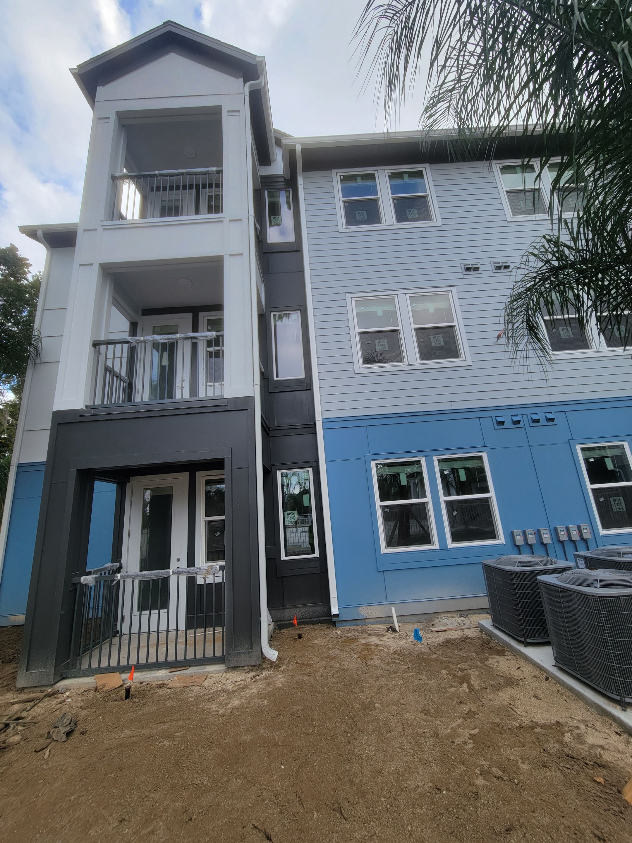 7-Inch Seamless Gutters for Large Roofs in Daytona Beach FL by Gutter Professors