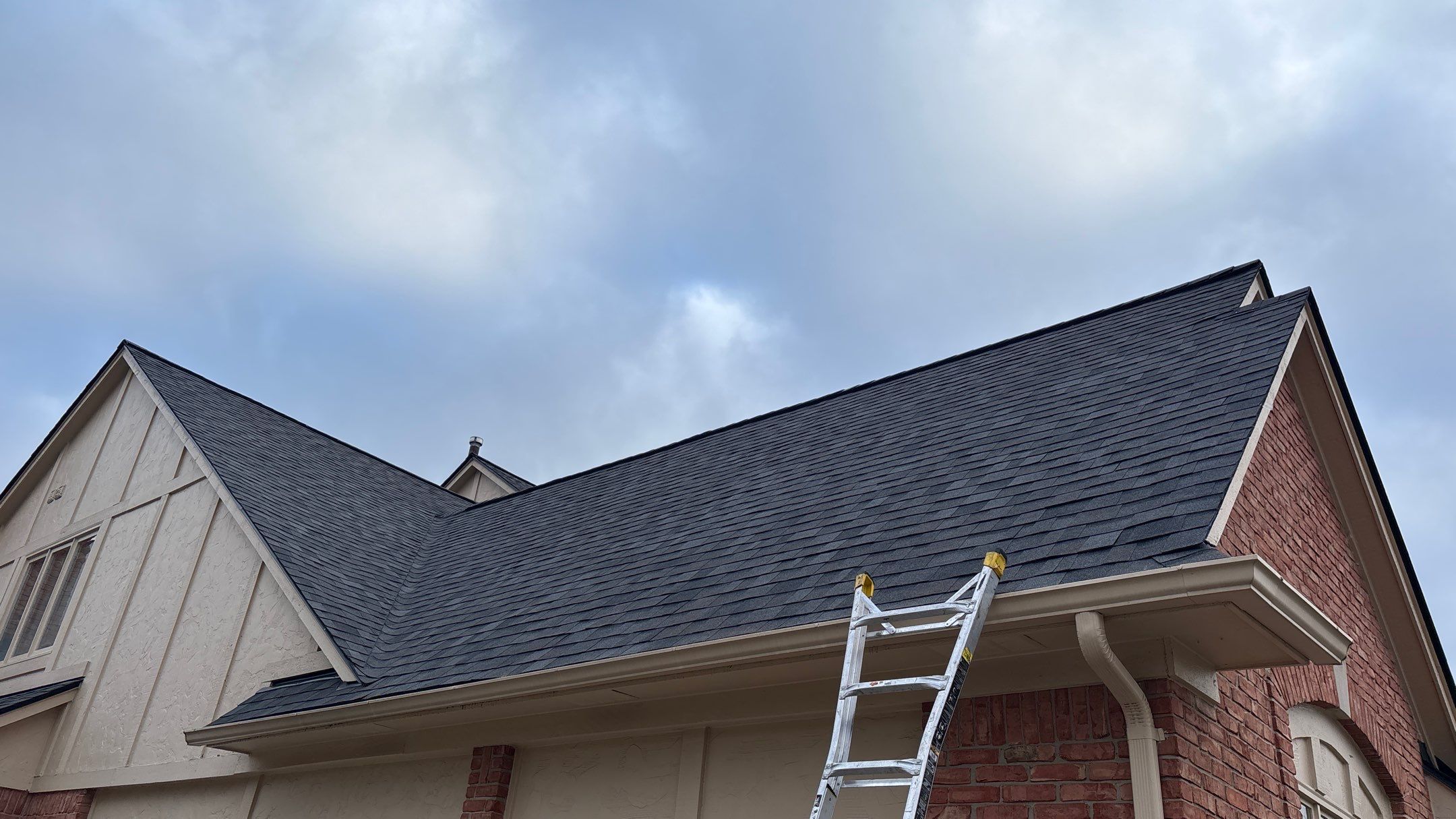 Roof Replacement using Owens Corning Williamsburg Grey by 180 Contractors