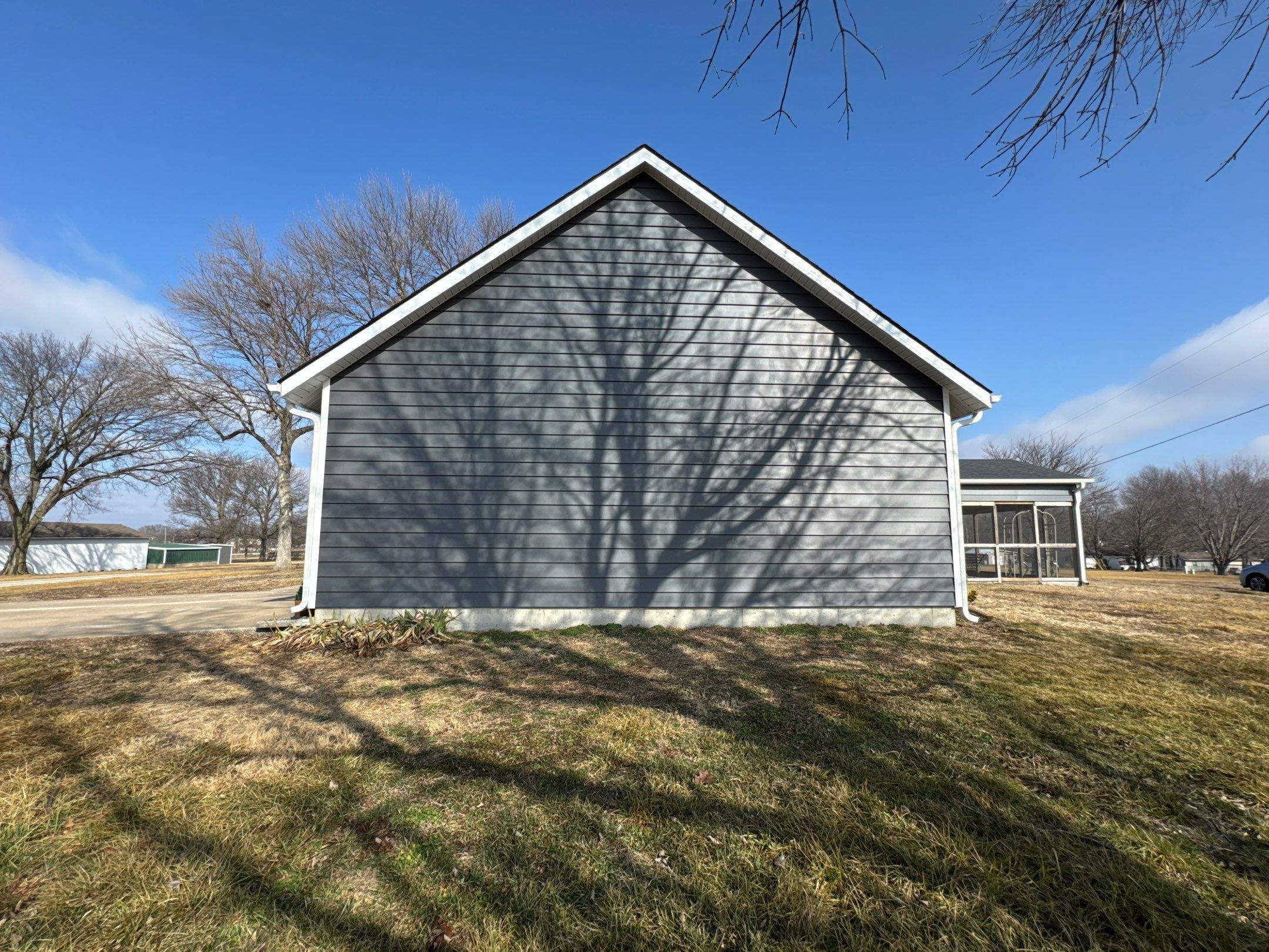 Siding Installation using Craneboard D7 by EEC Windows, Siding & Roofing