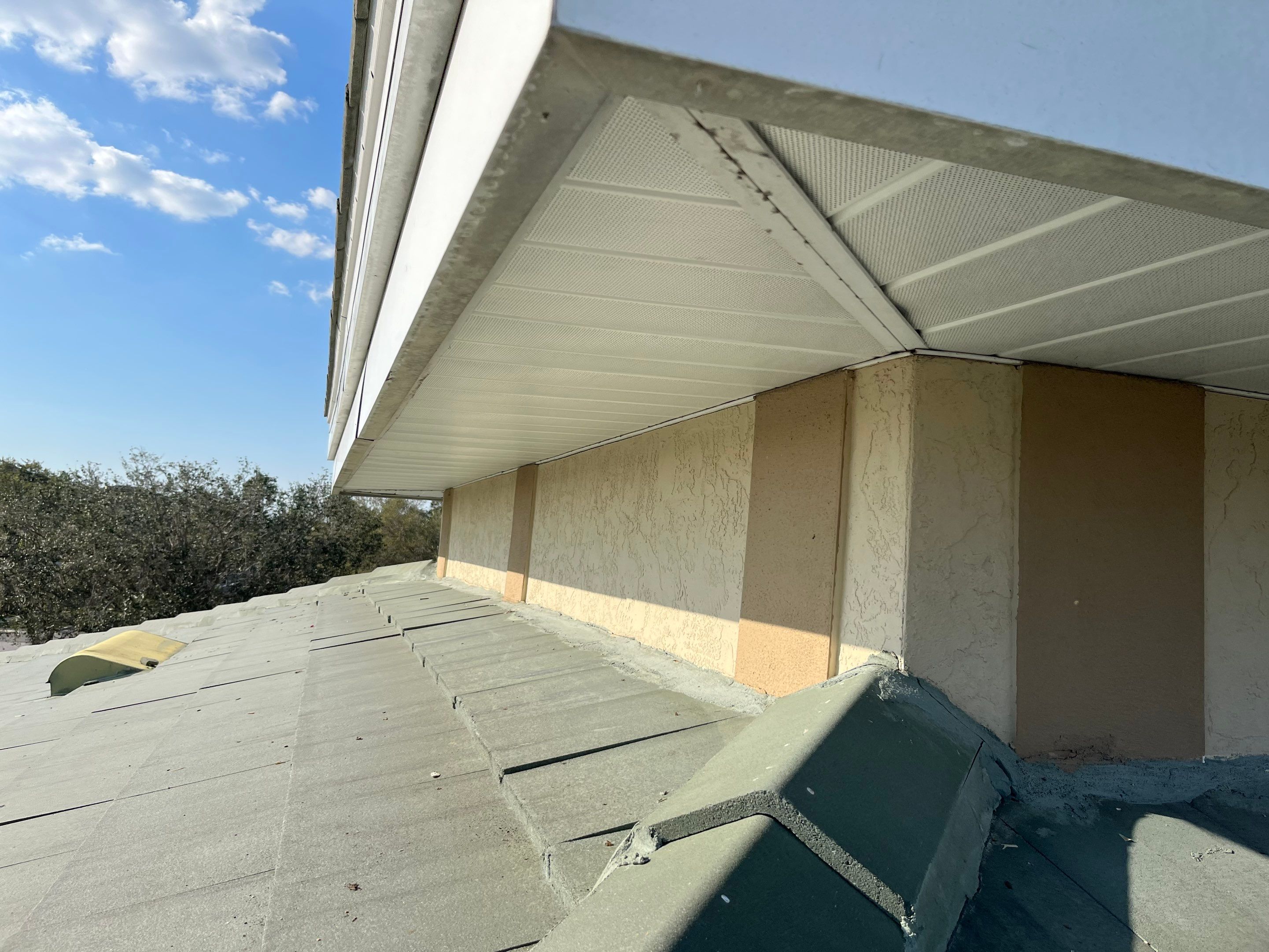 Soffit and Fascia Installation in Sarasota FL by Gutter Professors