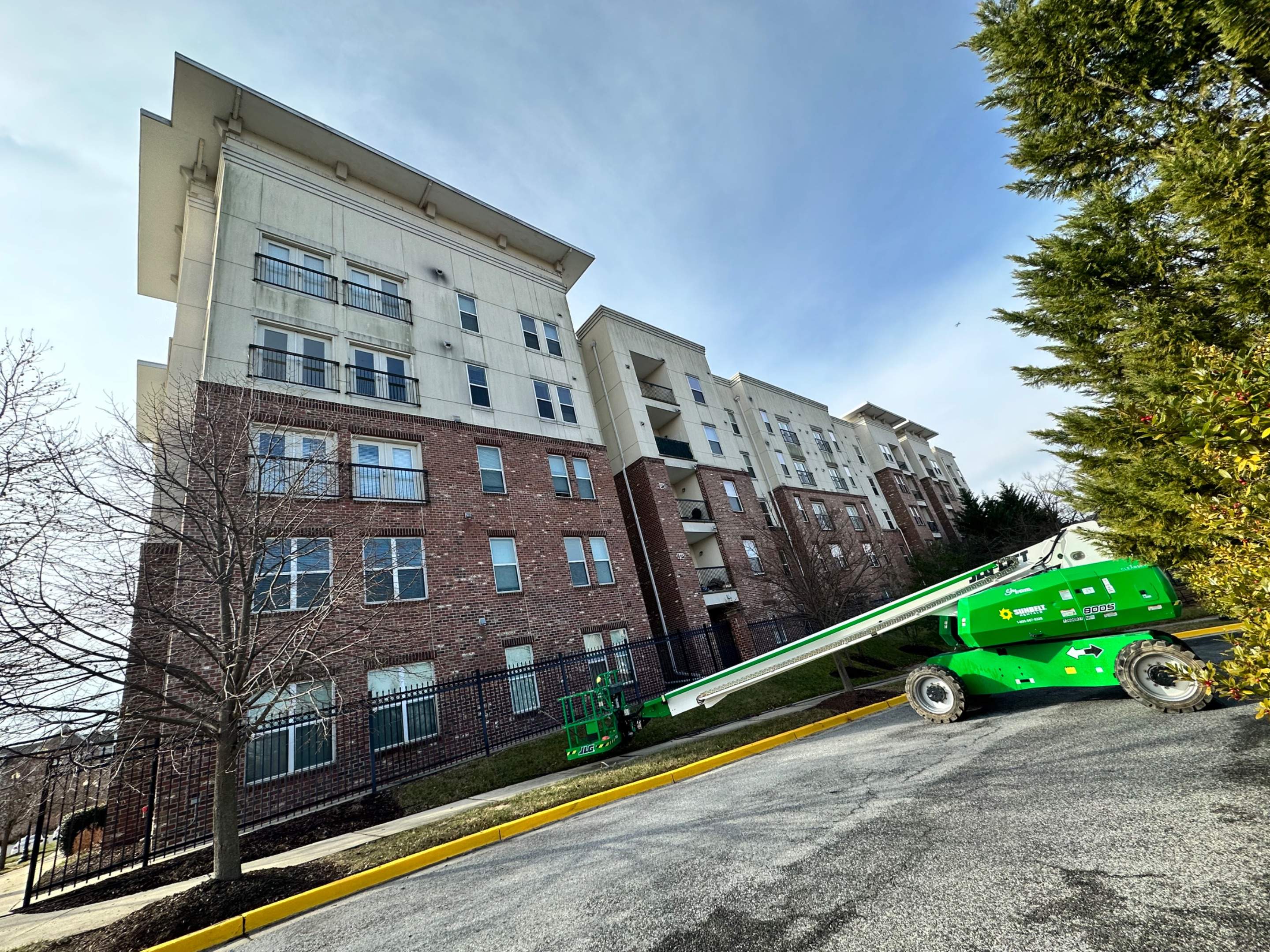 Multi-Story Condominium Utility and Electrical Services in Suitland-Silver Hill by Baltimore Pressure Washers Inc.
