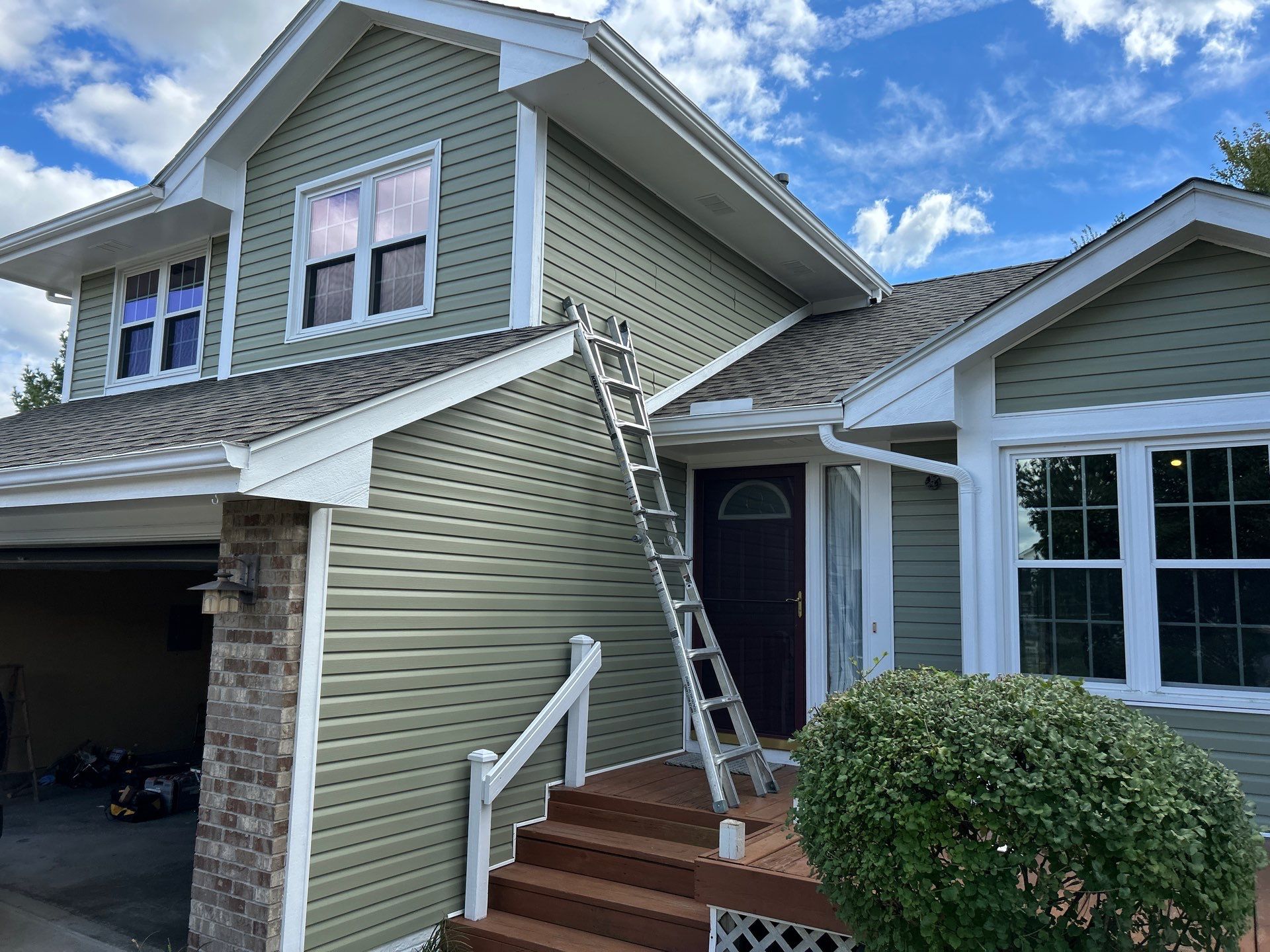 Vinyl siding in Pleasant Hill, IA by Blu Ember Properties