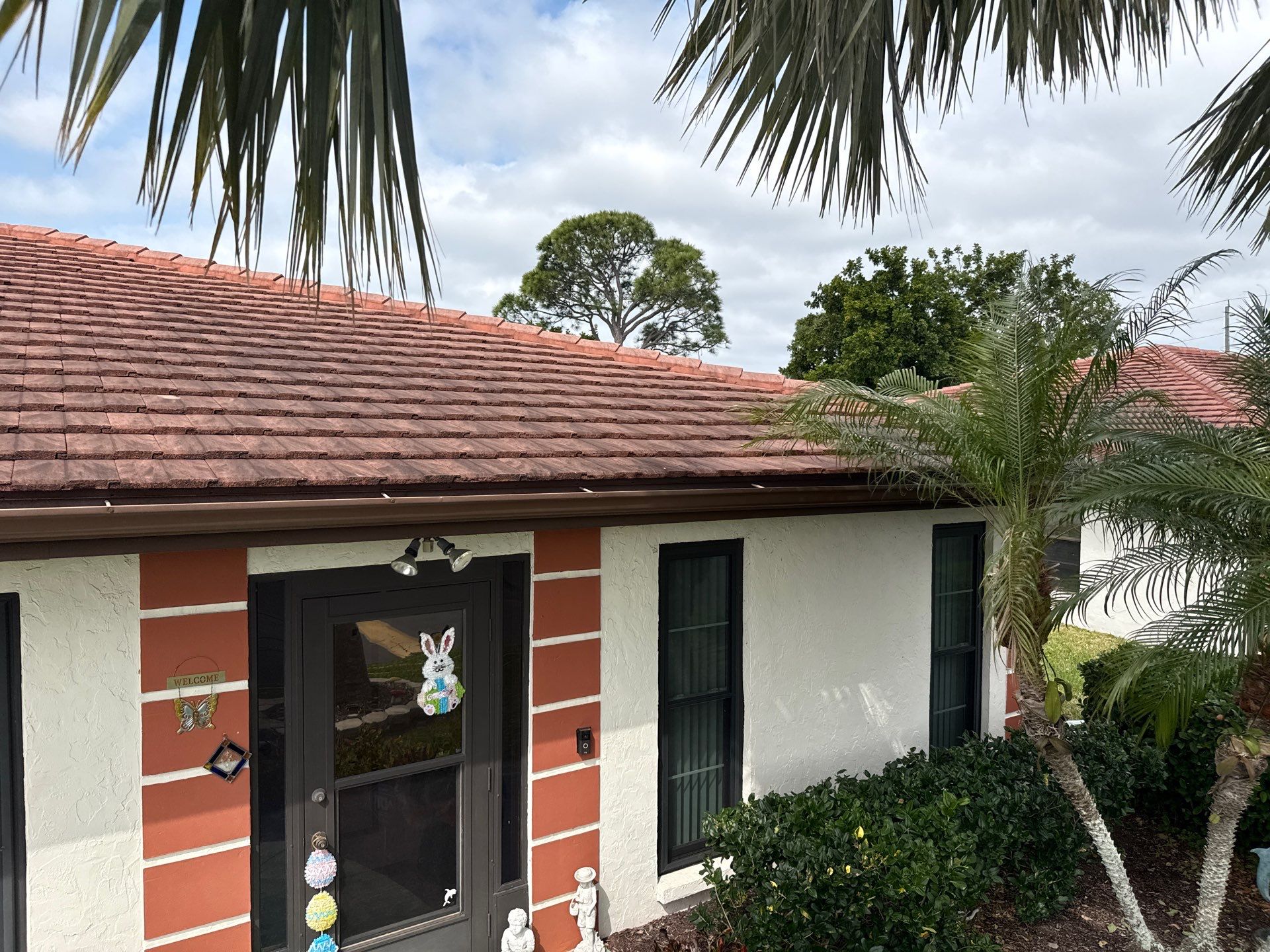 Tile Roof Cleaning – Vivenda at Bradenton I (Same-Day Service & Facebook Review) by Sunshine AquaWash