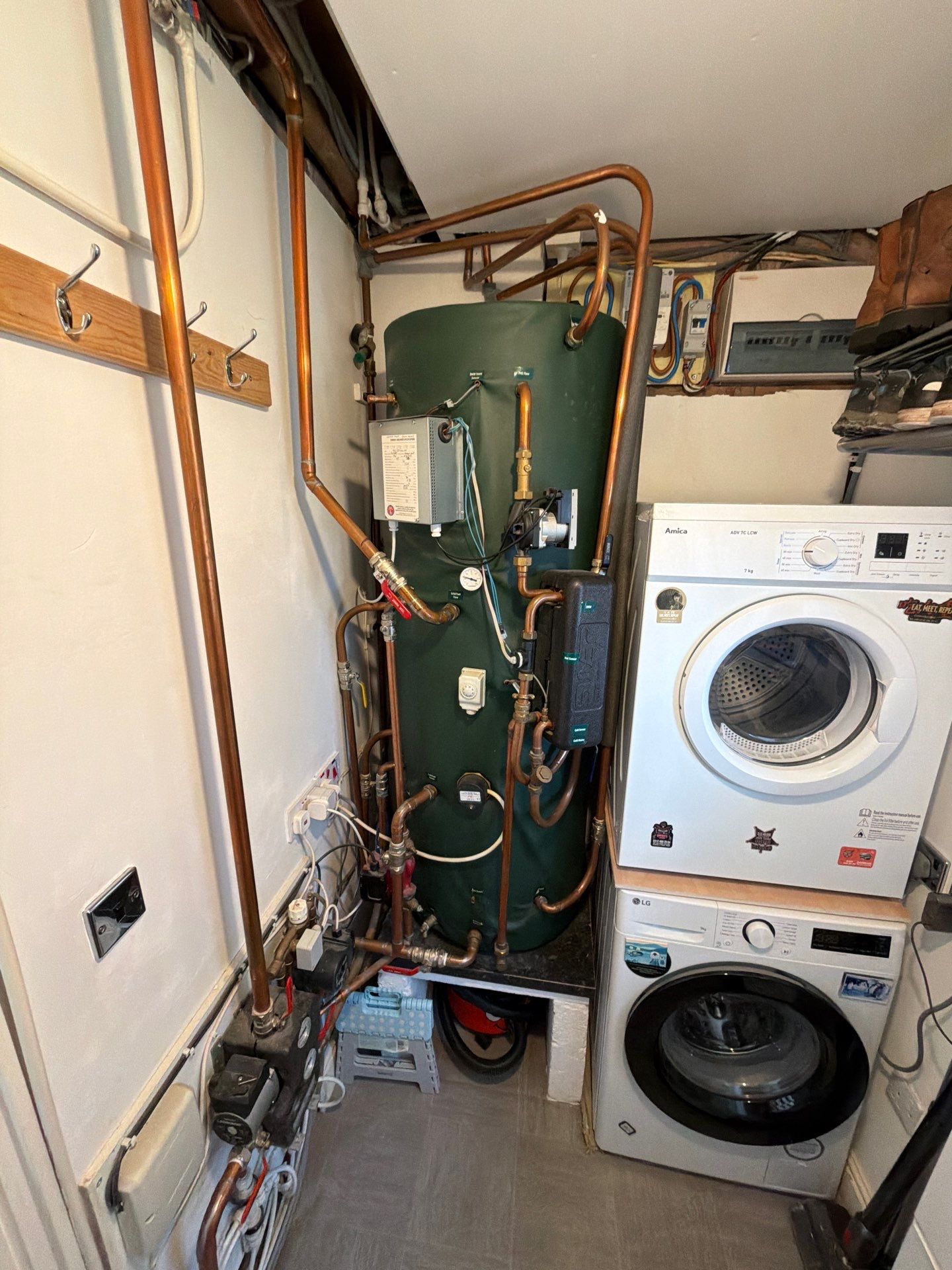 From Coal-Fired Heating to Modern Renewable Comfort 🔥➡️🌿 by Elite Services Group Ltd