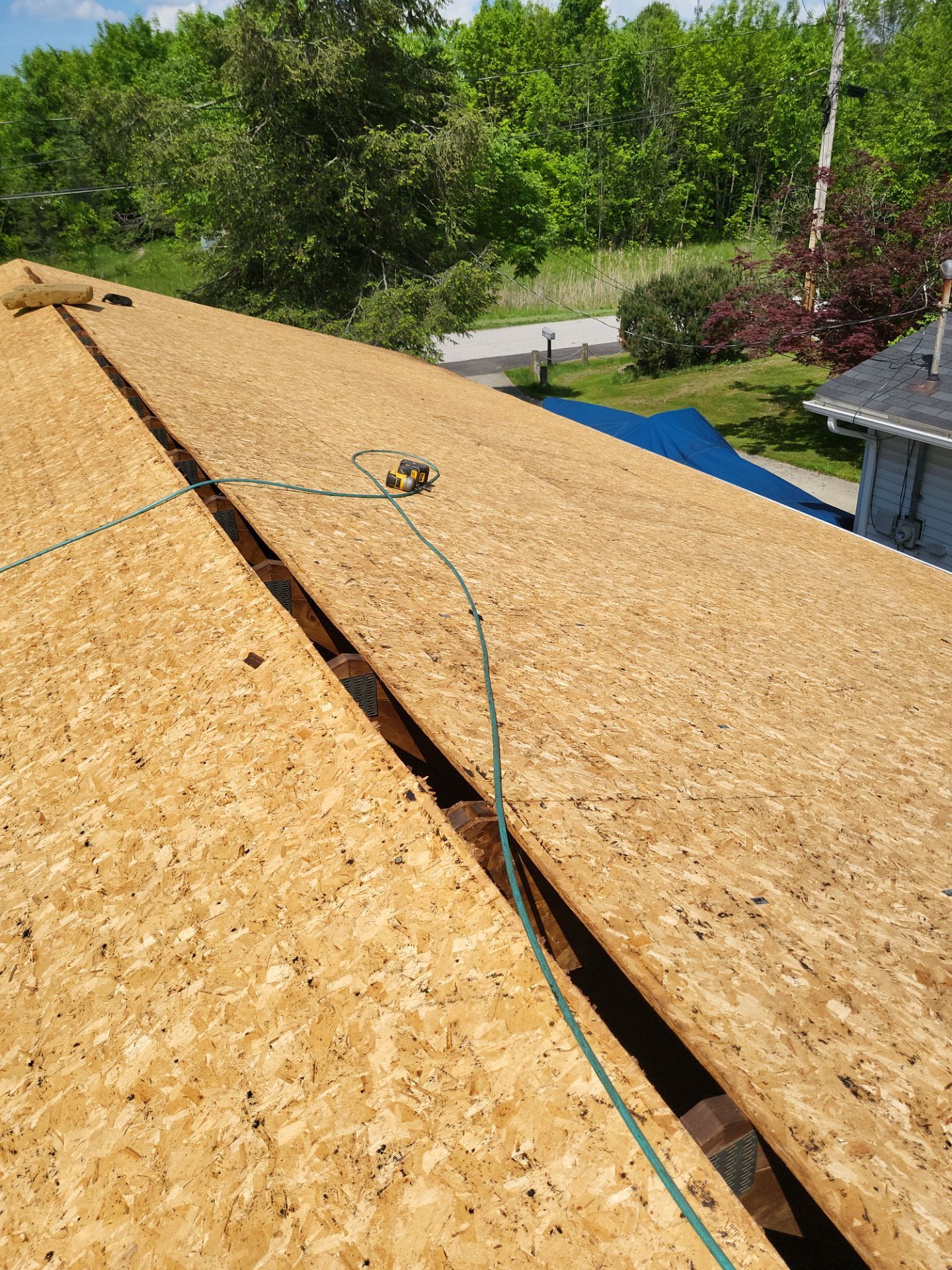 Atlas Pinnacle, Color, Coastal Granite, Drip Edge, Color, Birch White by Eagle Eye Roofing