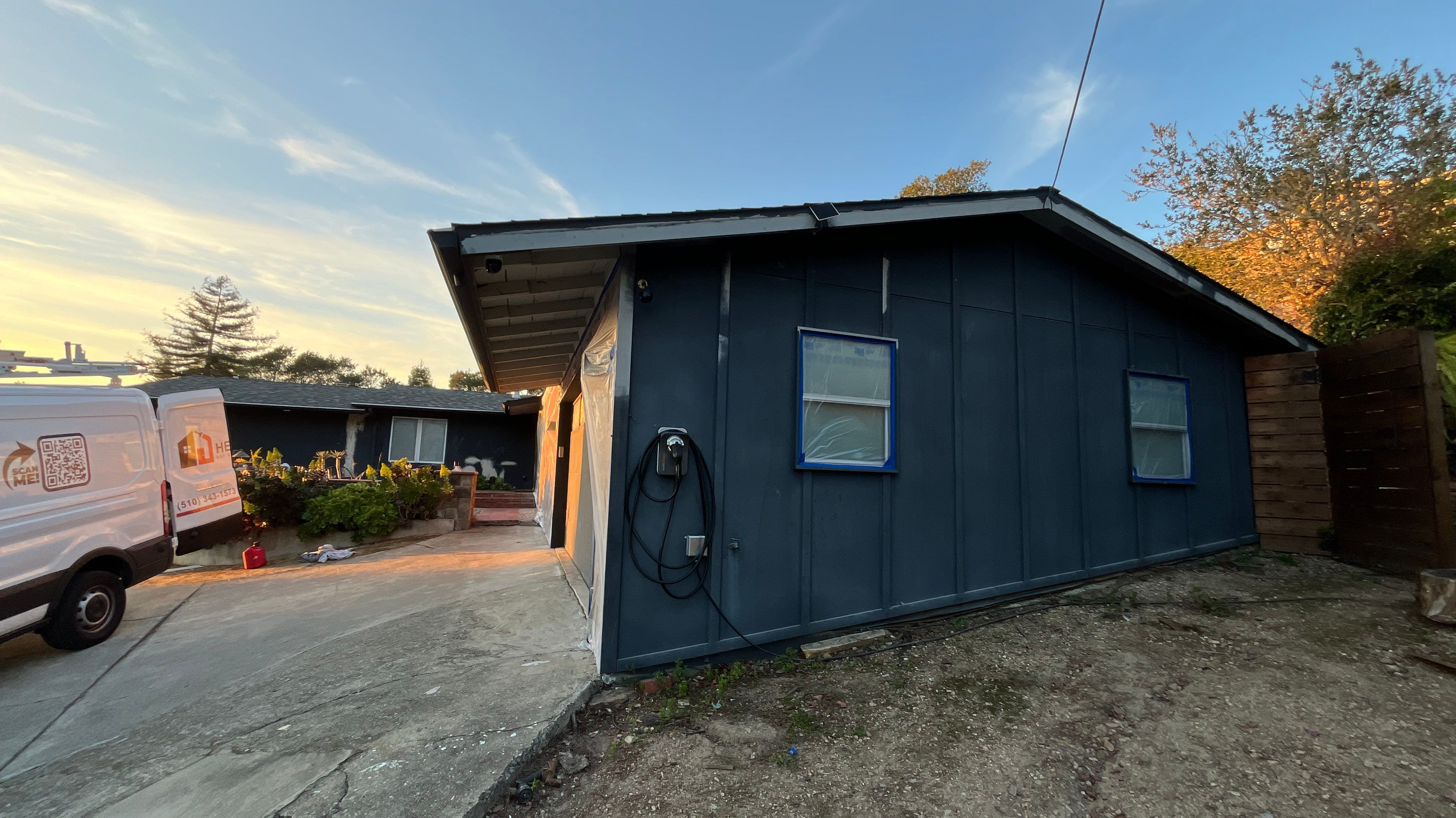 modern painting Exterior modern painting by Herrera’s Bay Area Painting inc.