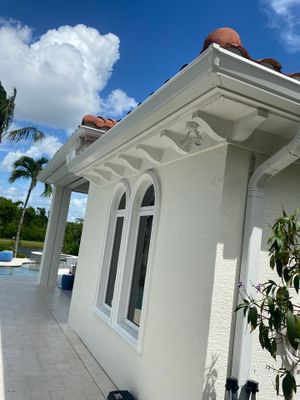 7-Inch Seamless Gutters Installed in Fort Myers FL