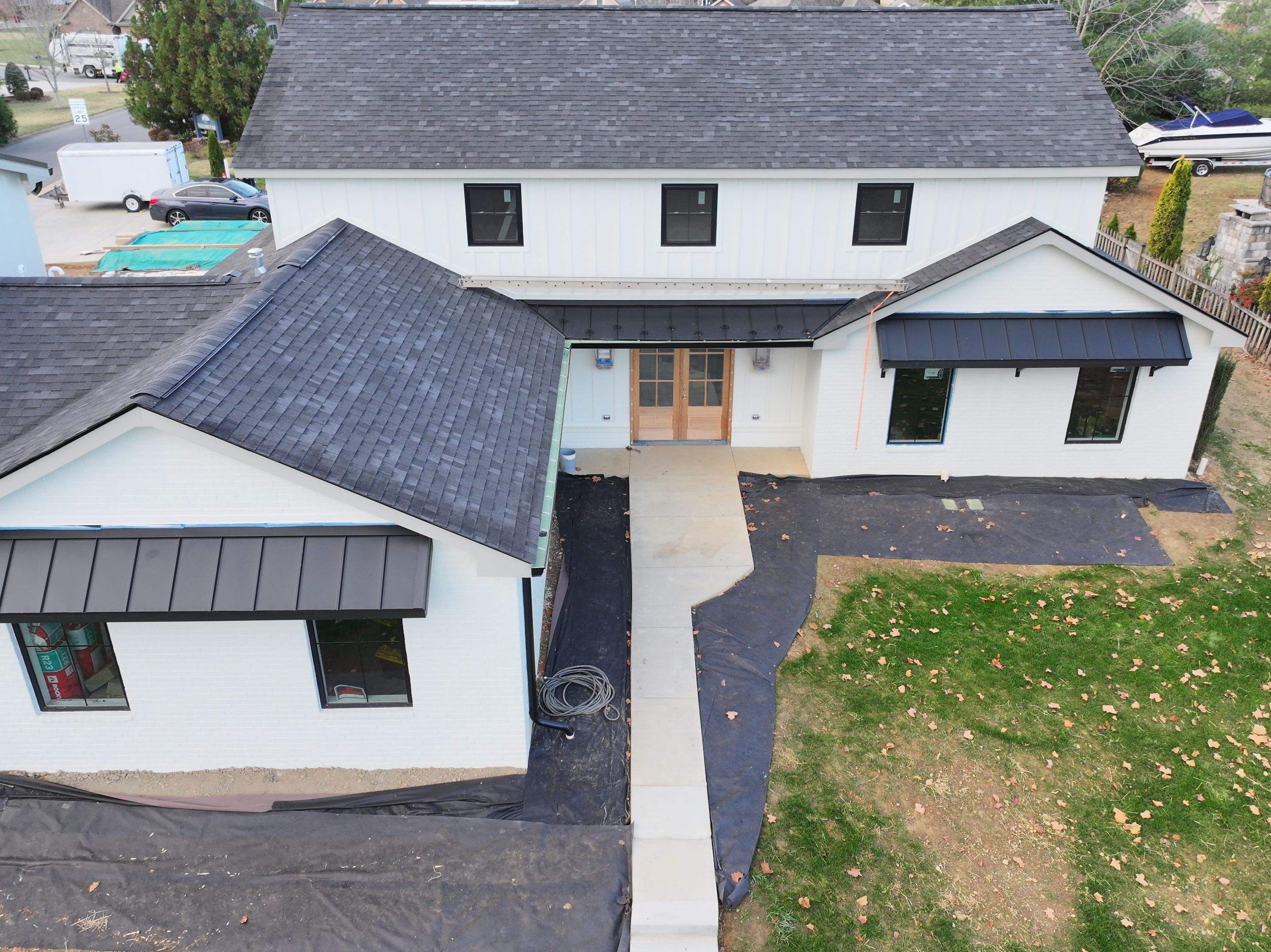 Miller Residence by Omnia Roofing