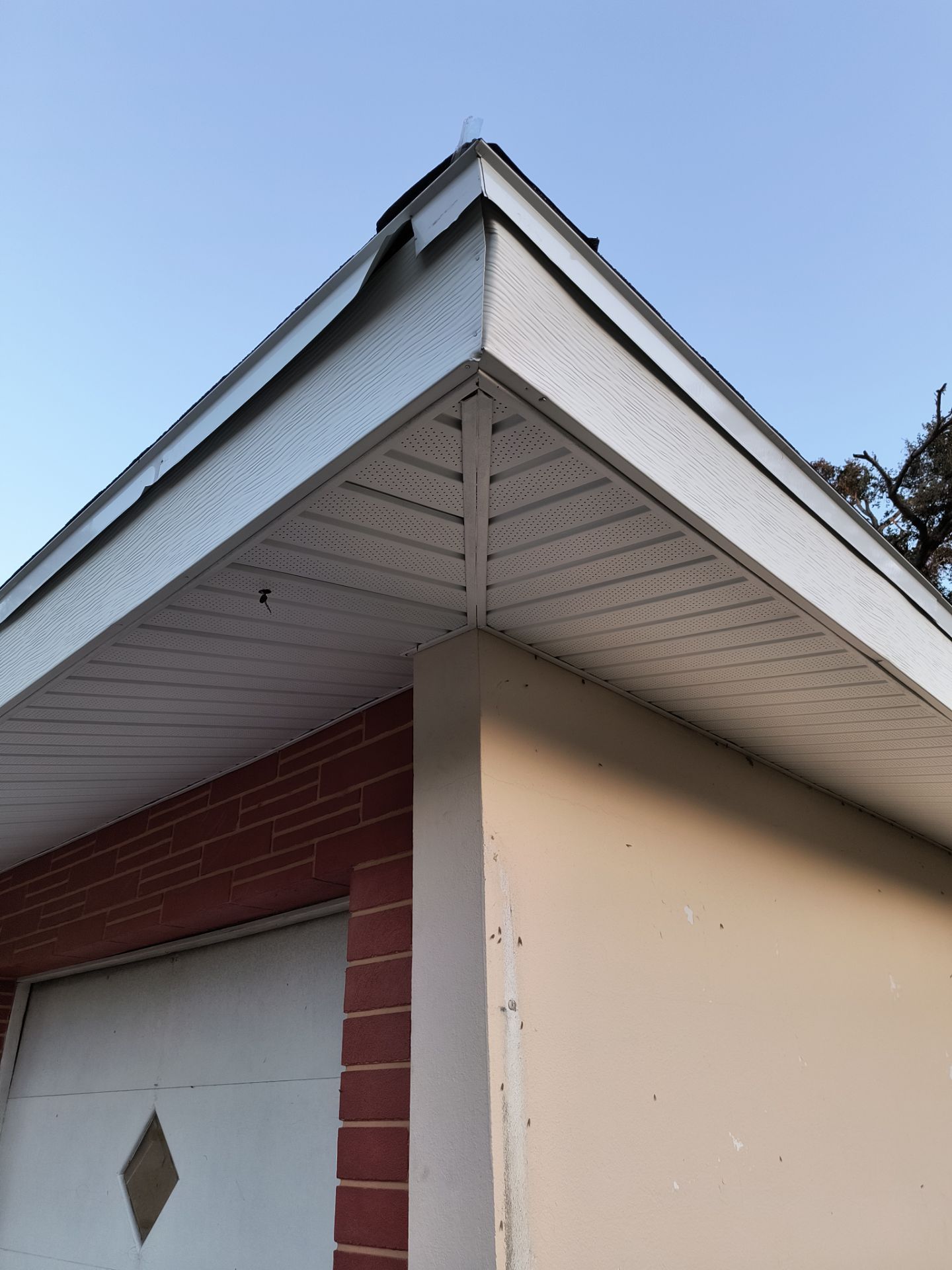 White Soffit and Fascia Upgrade in Sarasota FL by Gutter Professors