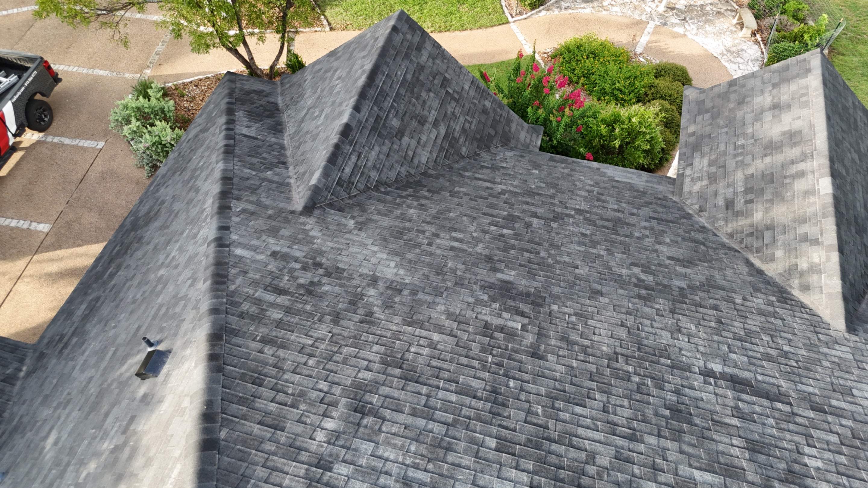 Brilliant Black - Malarkey Vista by RoofsOnly.com