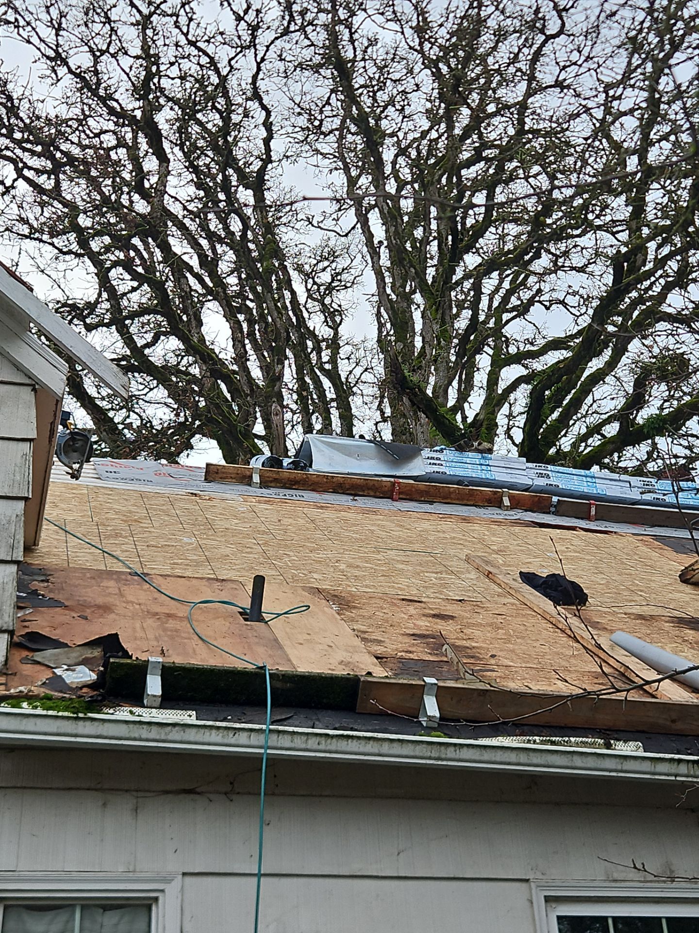Residential Roofing Installation using IKO Dynasty (Color: Granite Black) by Orezona Building & Roofing Company, Inc.