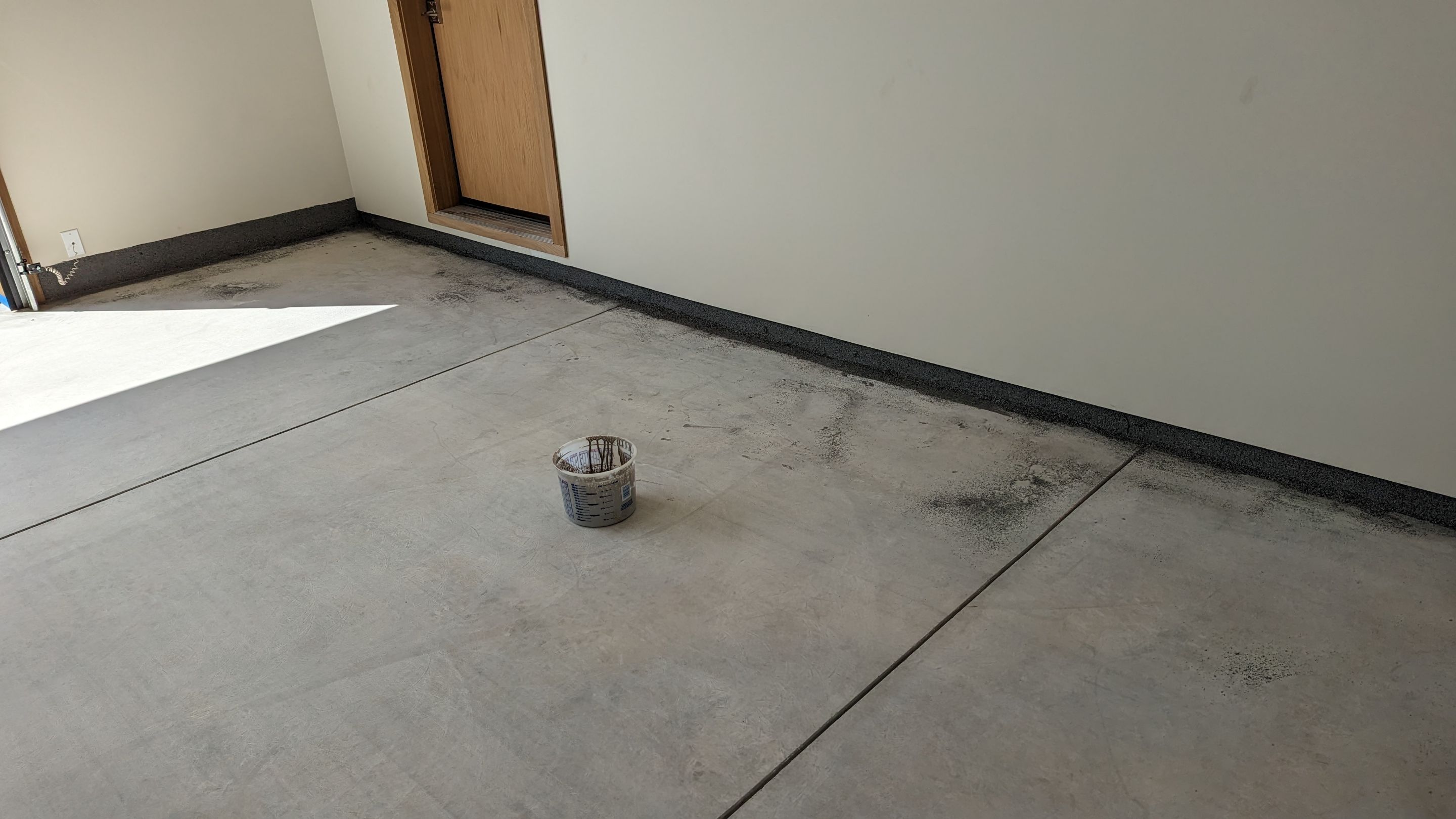 Garage Transformation using Slate Hybrid 1/16" Flake by Croc Coatings, LLC