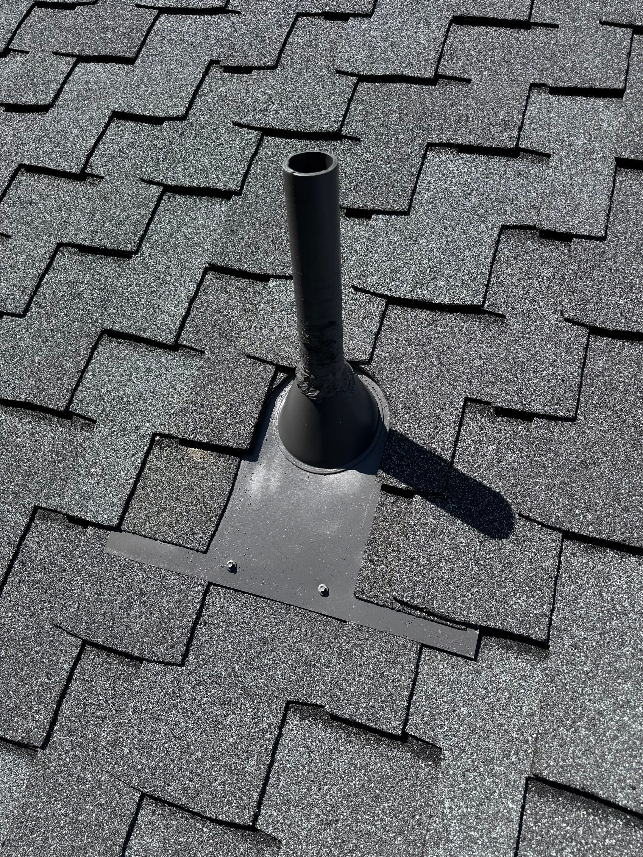 Presidential shingle roof by Straight Edge Roofing Inc