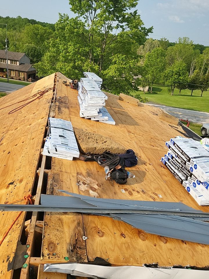 ATLAS PINNACLE COLOR: PRISTINE BLACK by Eagle Eye Roofing