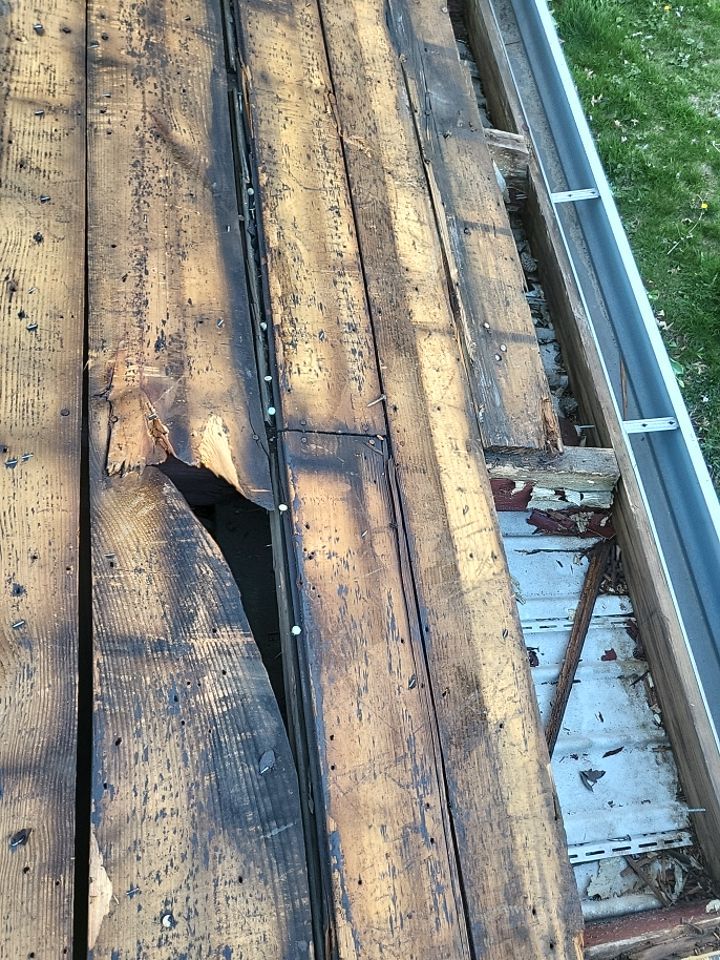 ATLAS PINNACLE COLOR: WEATHERED WOOD DRIP EDGE: MUSKET BROWN by Eagle Eye Roofing