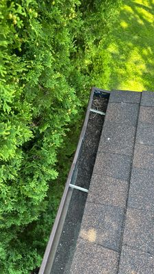 Why North Barrington Gutters Clog and Ice Up