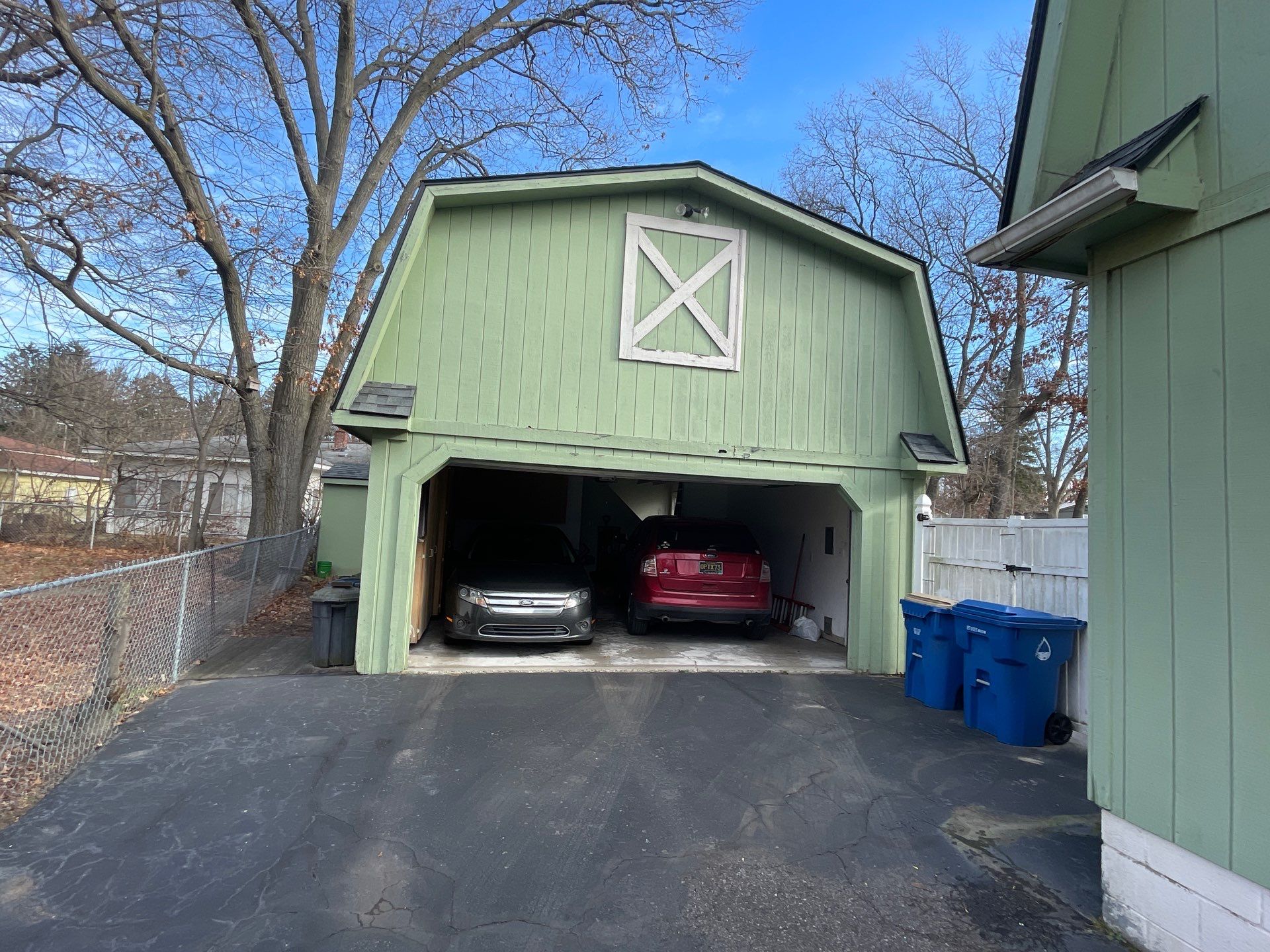 Siding Replacement using Hardie Plank S8 1/4" by 180 Contractors