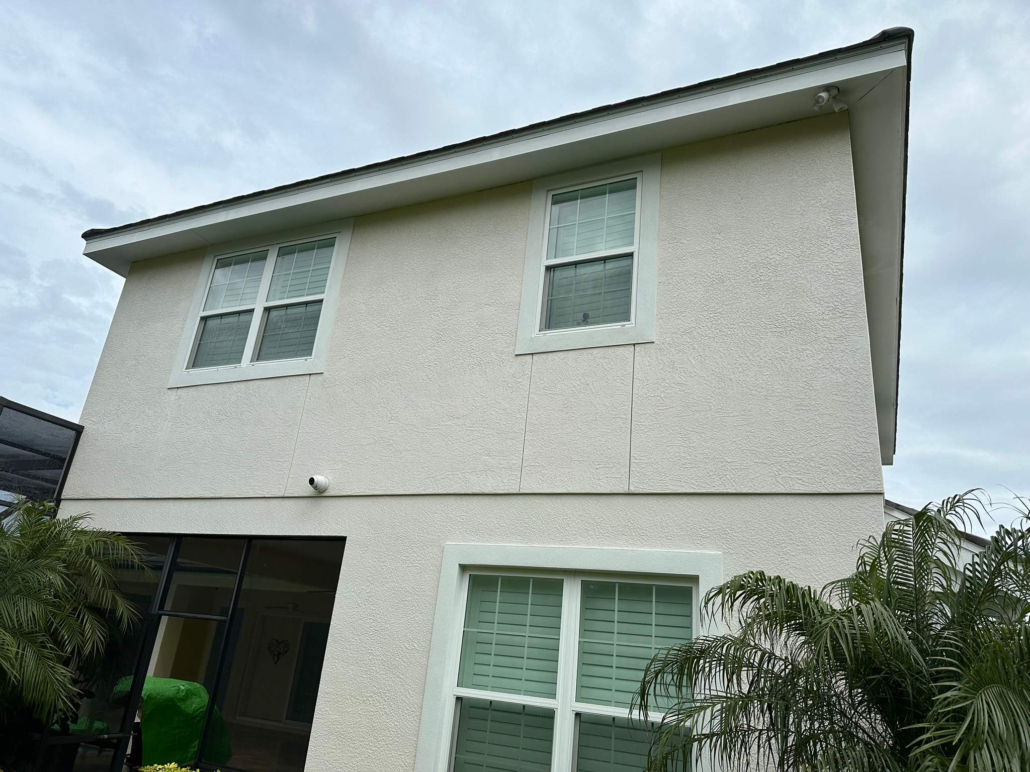 House Wash & Pool Screen Enclosure Cleaning in Winding River Community, Bradenton, FL | Sunshine AquaWash by Sunshine AquaWash