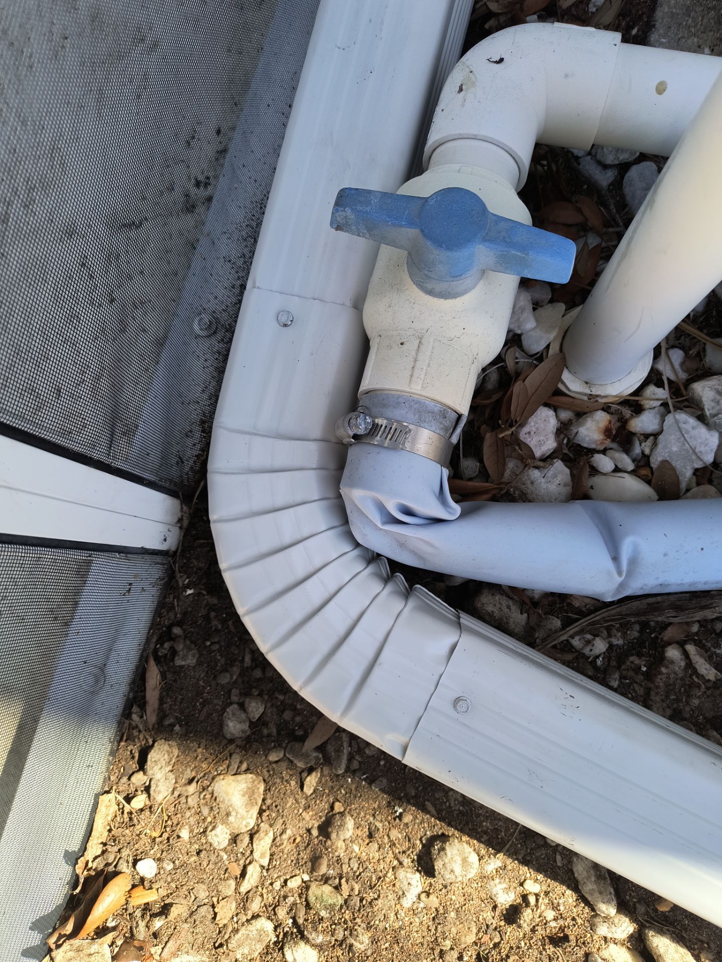 White Seamless Gutters using 6 Inch Seamless Gutters in Sarasota FL by Gutter Professors