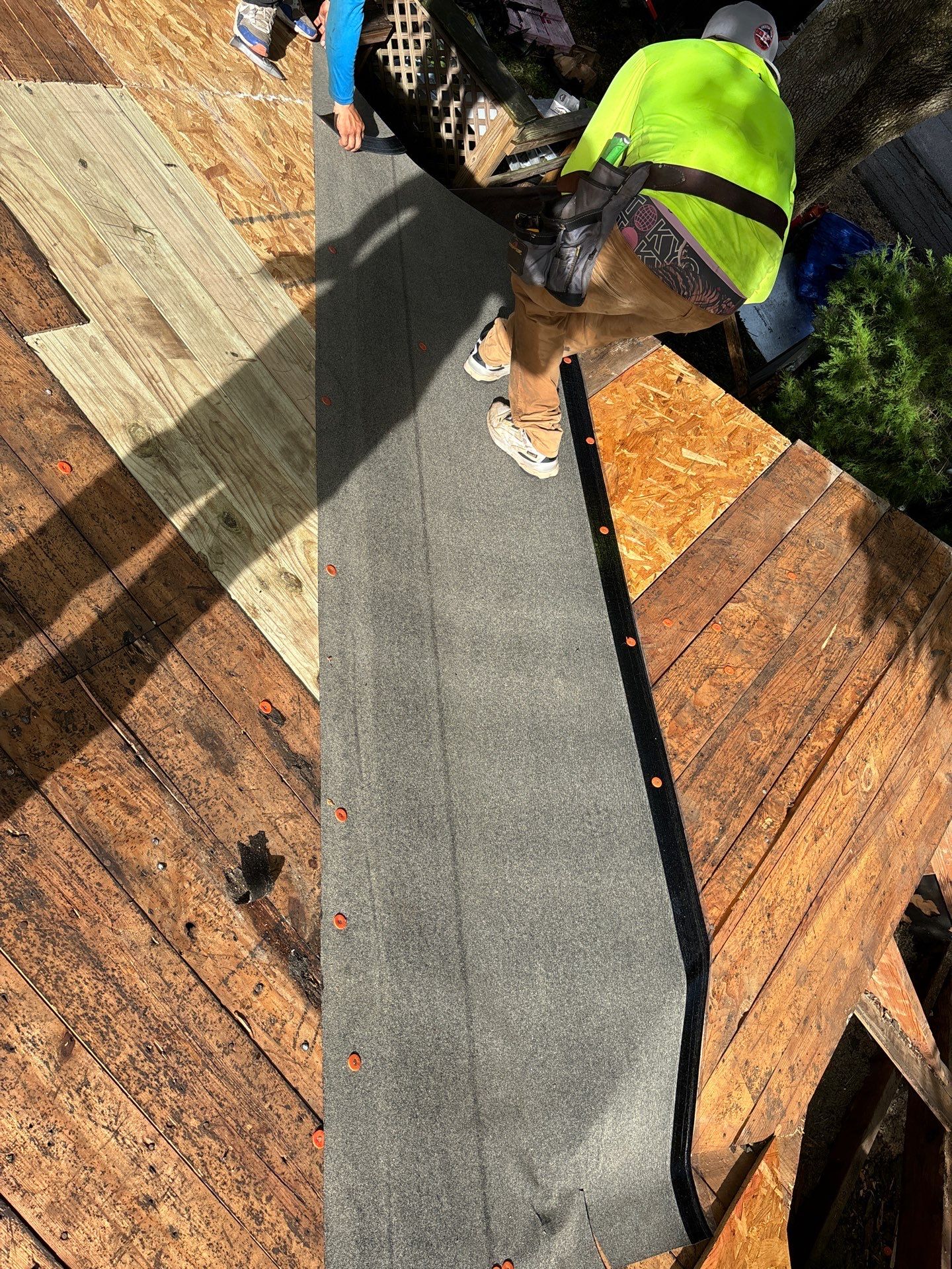 Residential Roofing Installation using Owen's Corning Duration (Lifetime) Shingles by Roof Repair Company