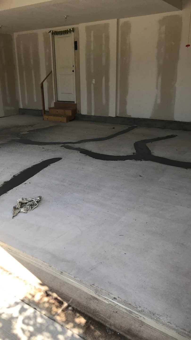 Garage using Silver Creek by Select Painting, Coatings & Garage Cabinets