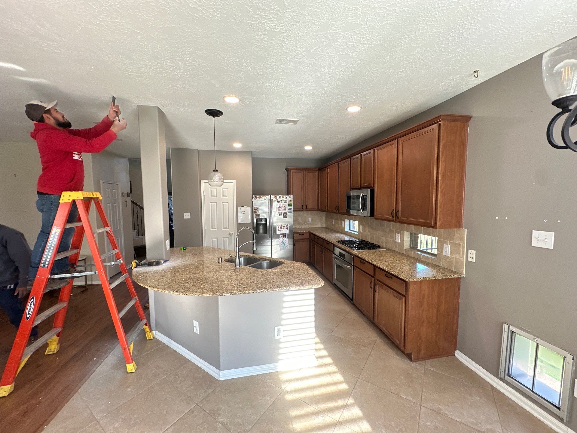 Bathroom and Ktichen Remodel in The Woodlands by SophAlx LLC