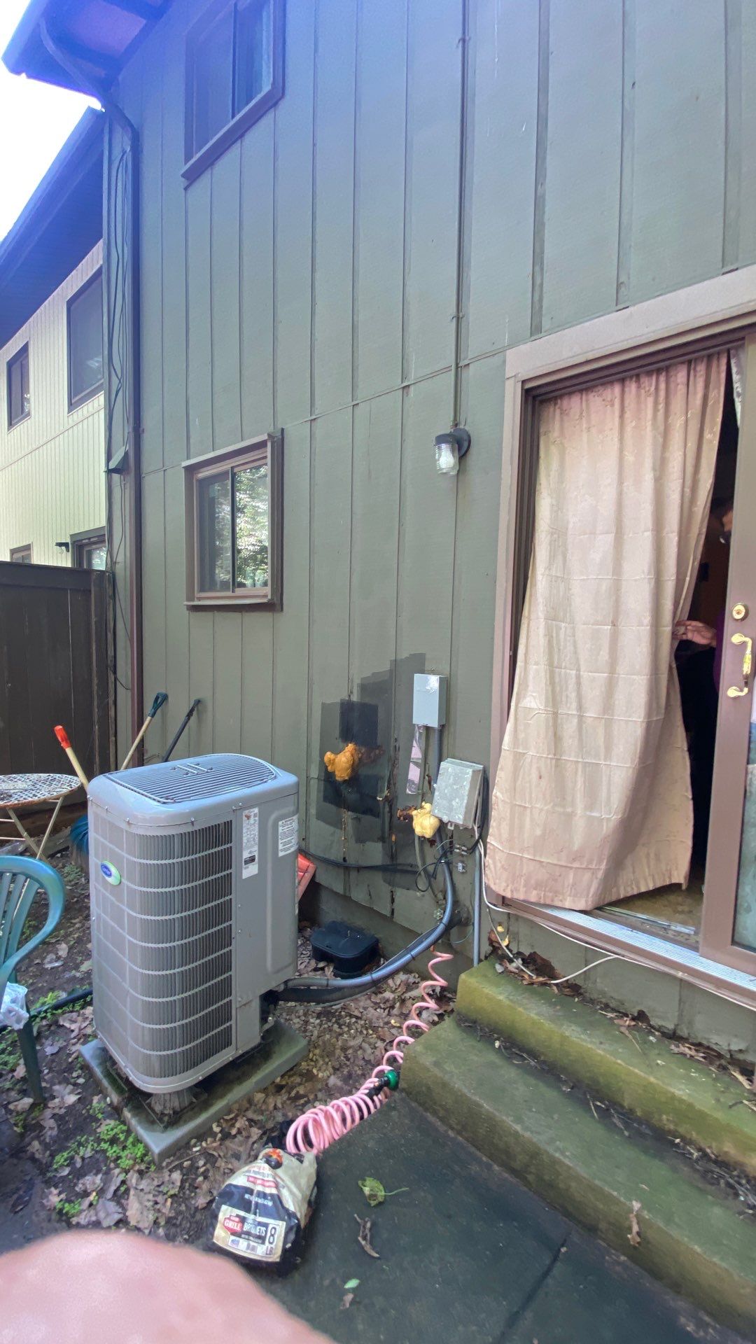 Reston: Residential Siding Replacement with James Hardie Statement Beaded Plank in Cappuccino Muffin by RM Banning, Inc.