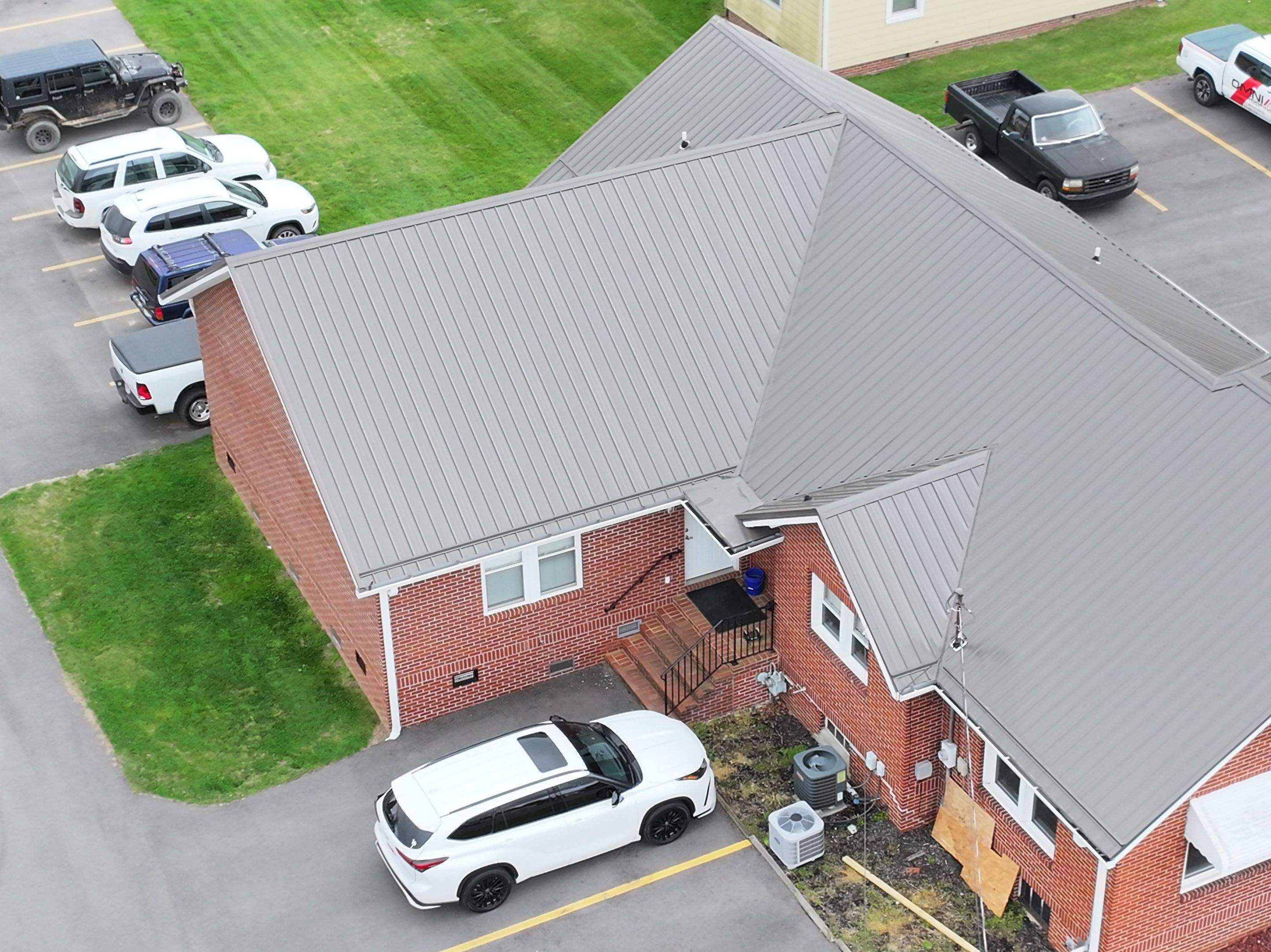 Carter County Planning Office by Omnia Roofing