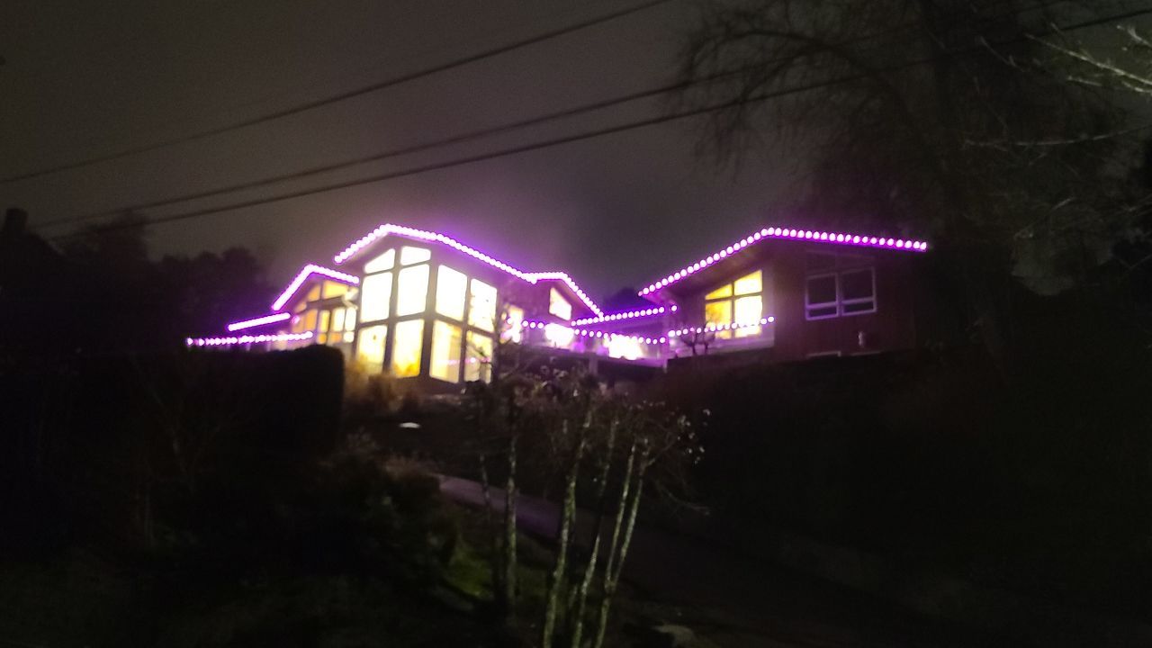 Holiday Lighting using C9 Faceted LEDs - Color by Paul Schopp