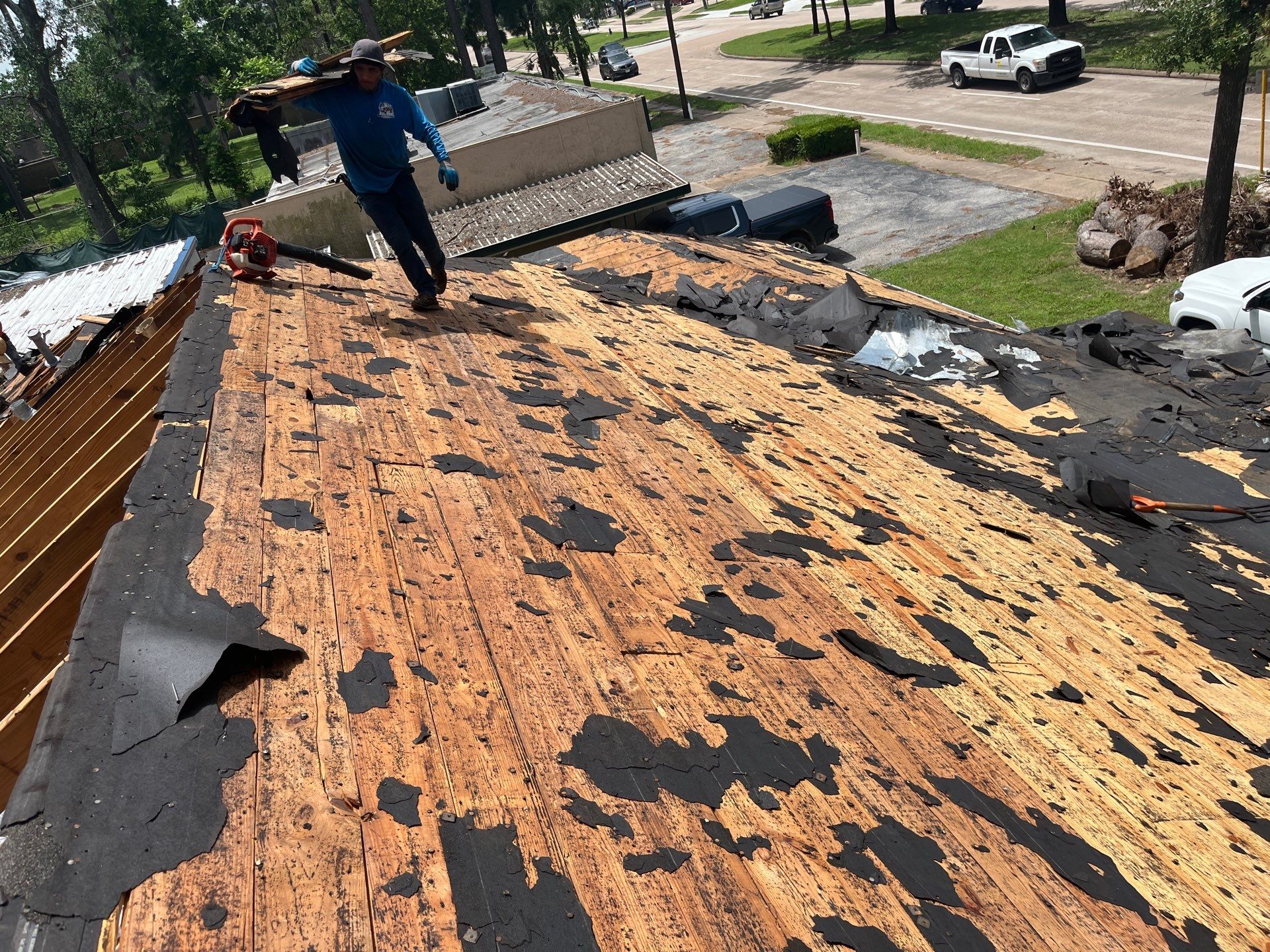 Residential Roofing Installation using Owen's Corning Duration (Lifetime) Shingles by Roof Repair Company