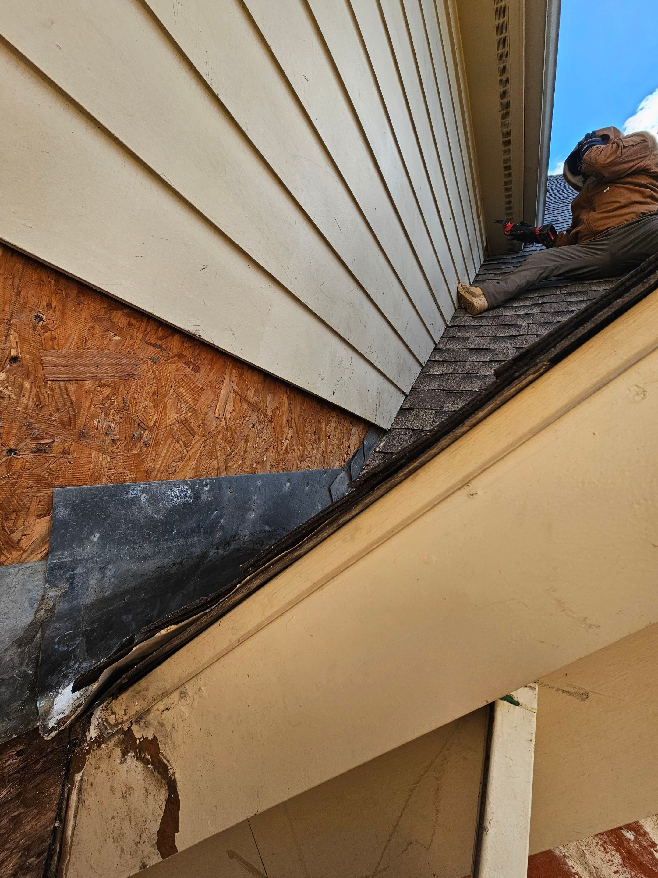 Exterior & interior paint, Garage door repairs, roof replacement & leak repairs by EL-GC LLC 