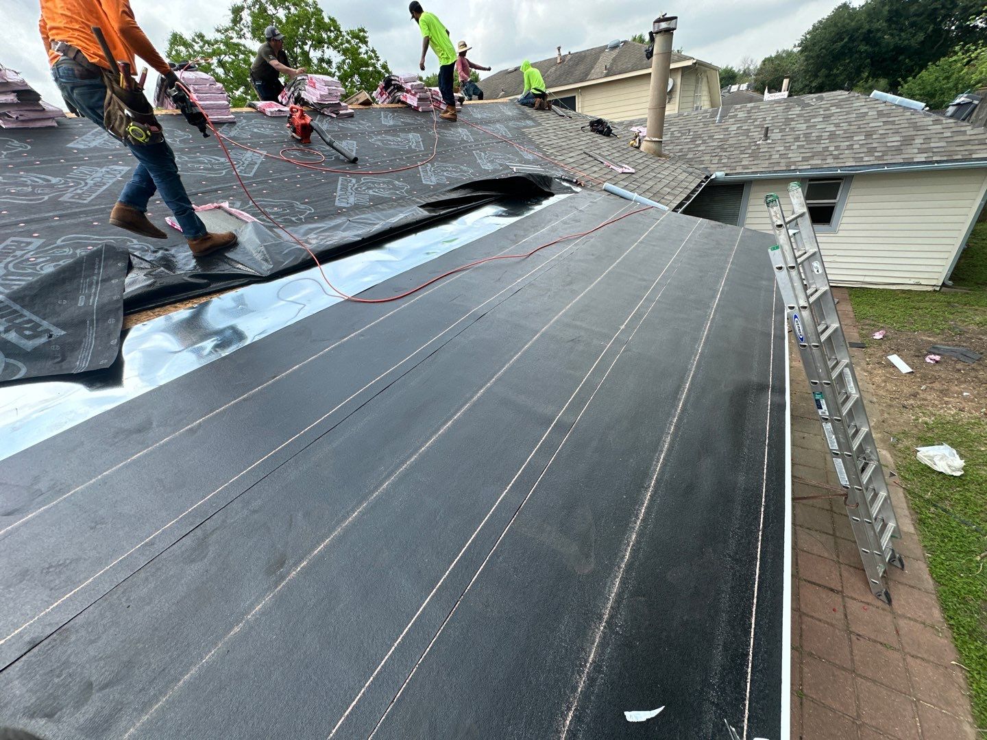 Residential Roofing Installation using Owen's Corning Duration (Lifetime) Shingles by Roof Repair Company